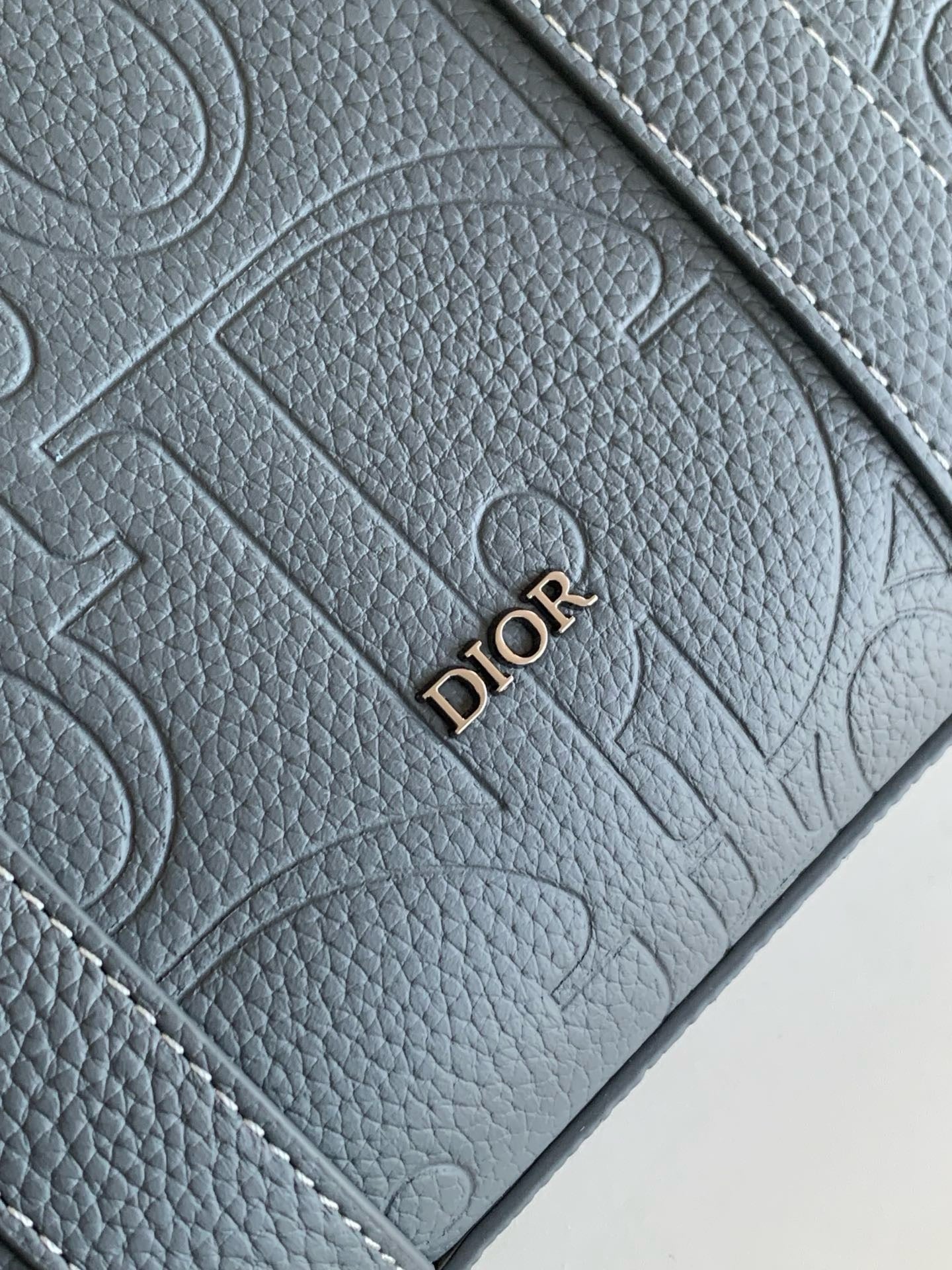 Bolsa gris azul y negra