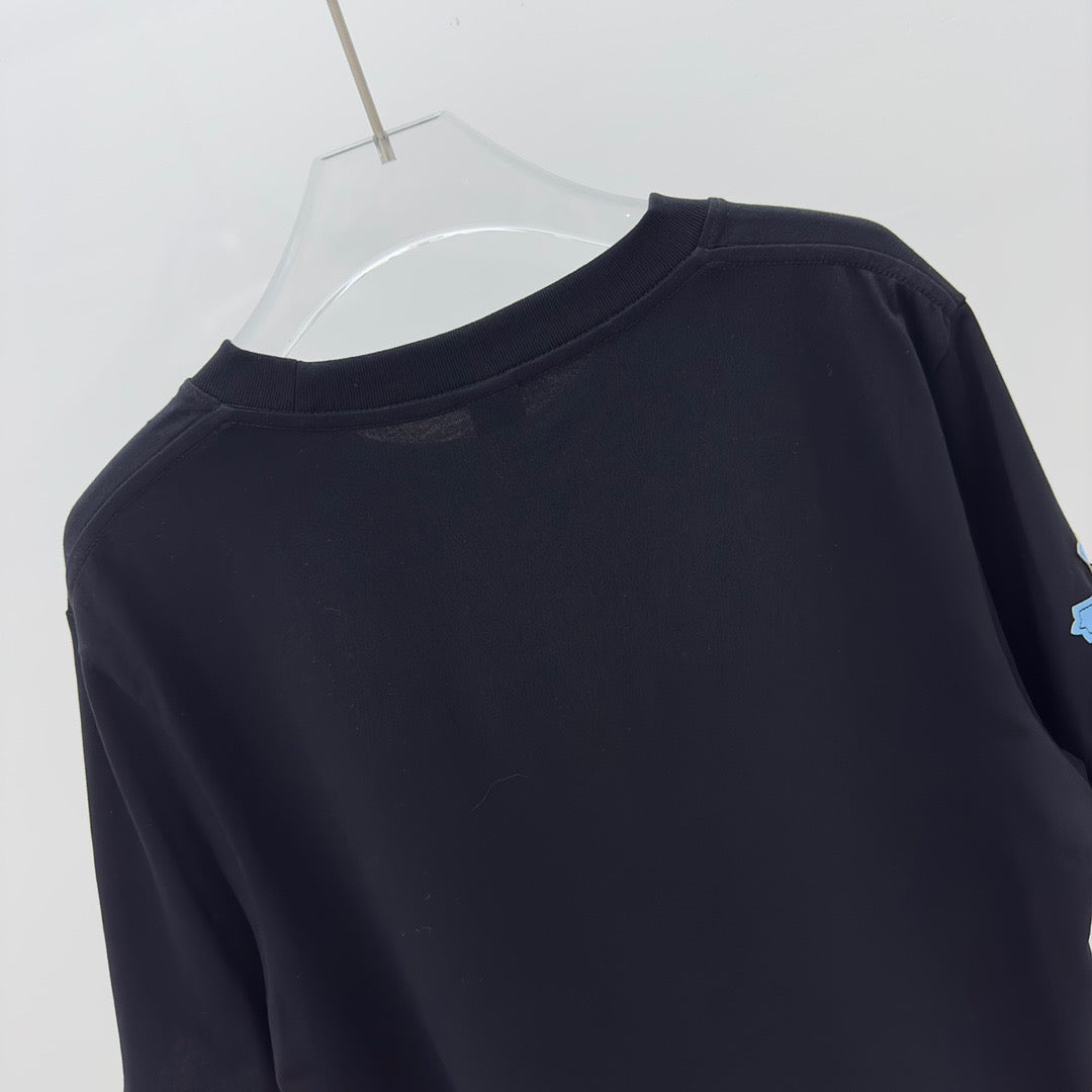 Camiseta en blanco y negro