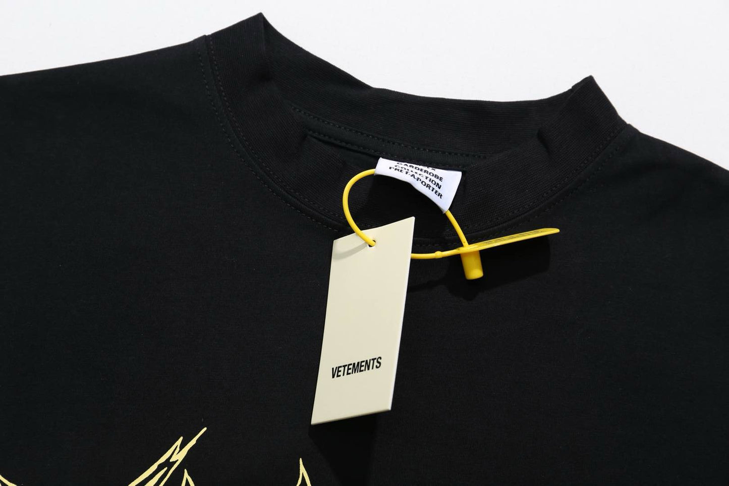 Schwarzes T-Shirt