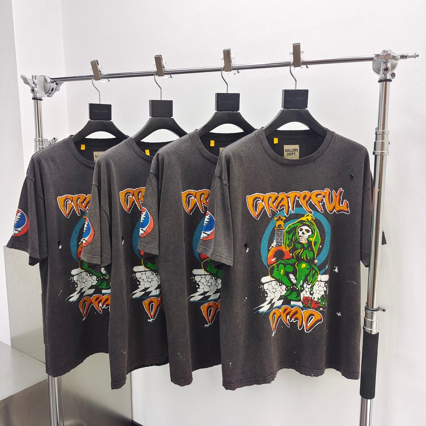 camiseta negra