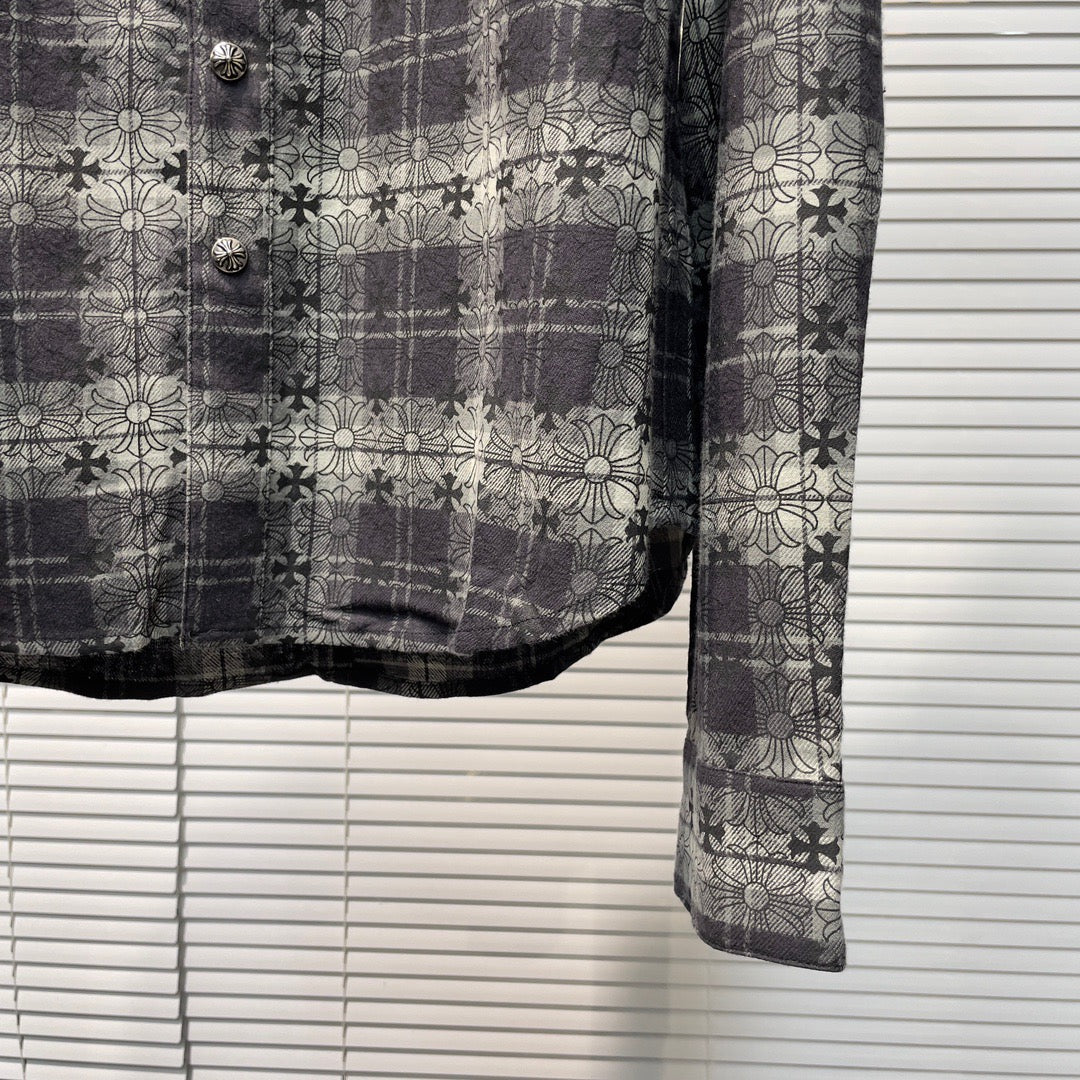 Camisa azul y negra