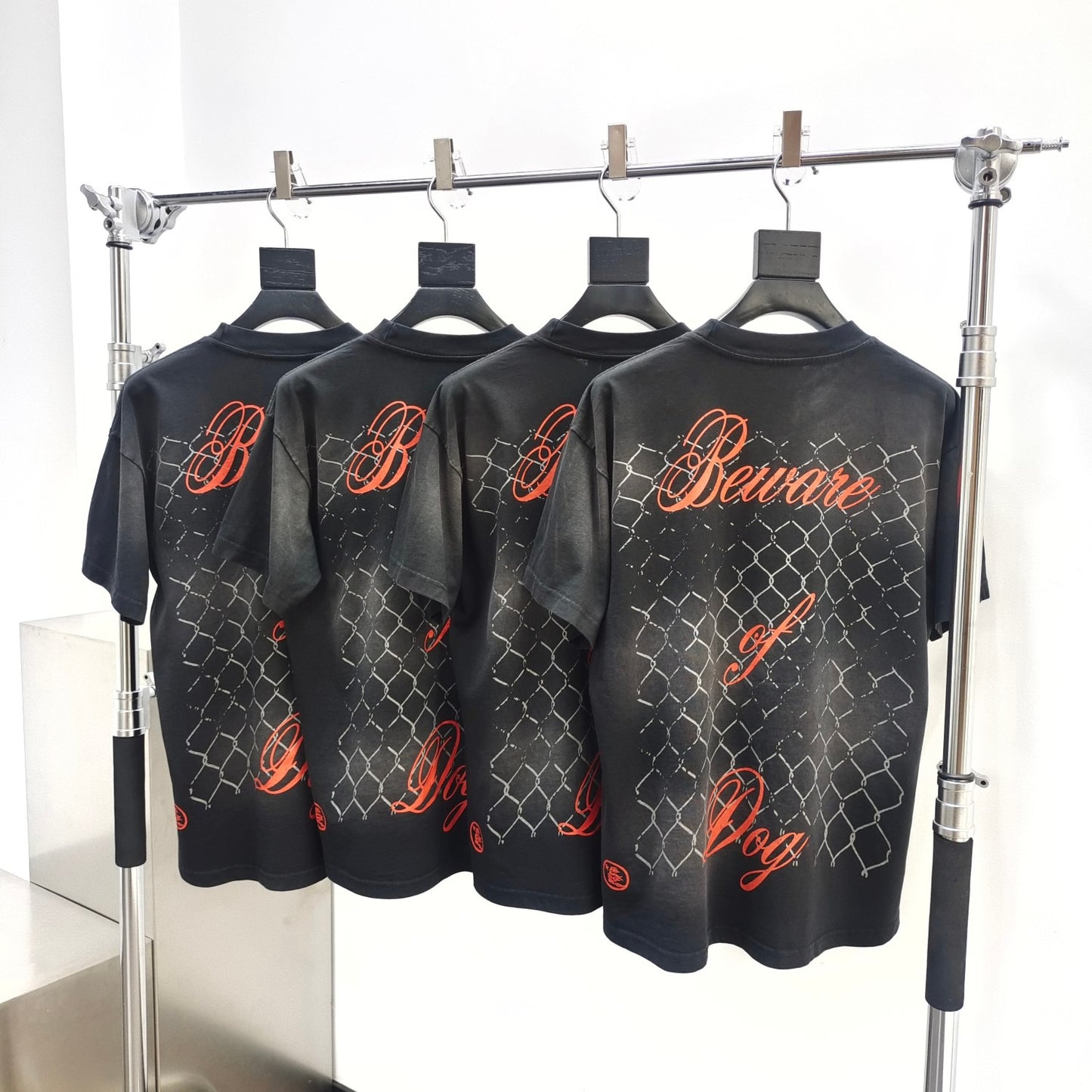camiseta negra