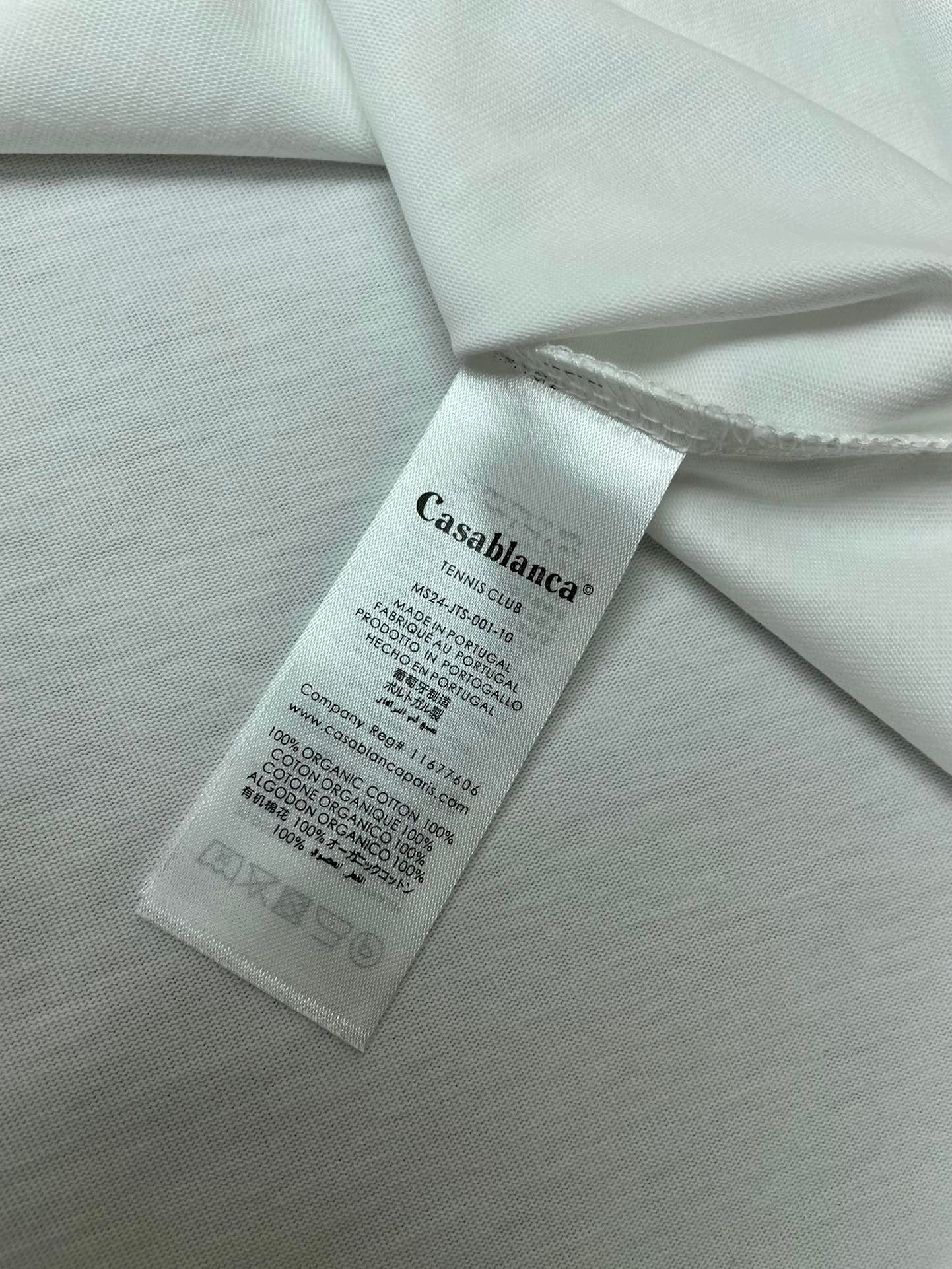 Camiseta en blanco y negro