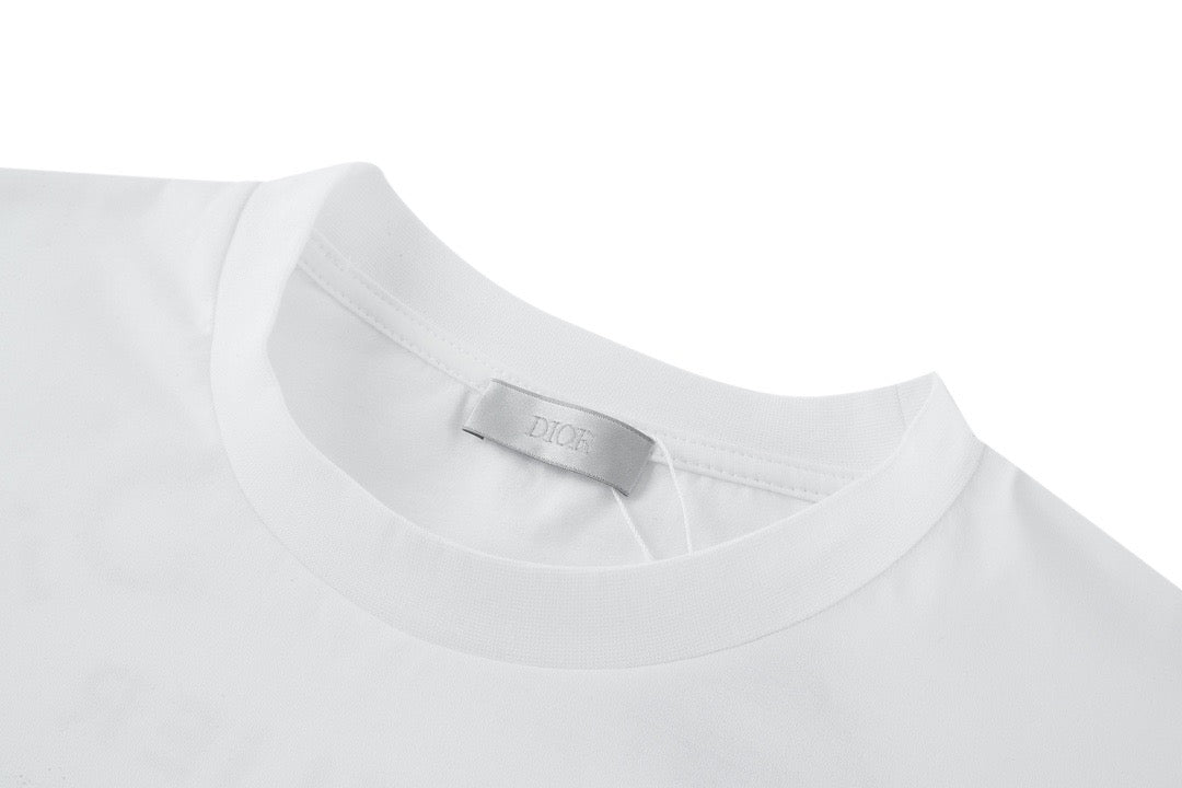 Schwarz-weißes T-Shirt