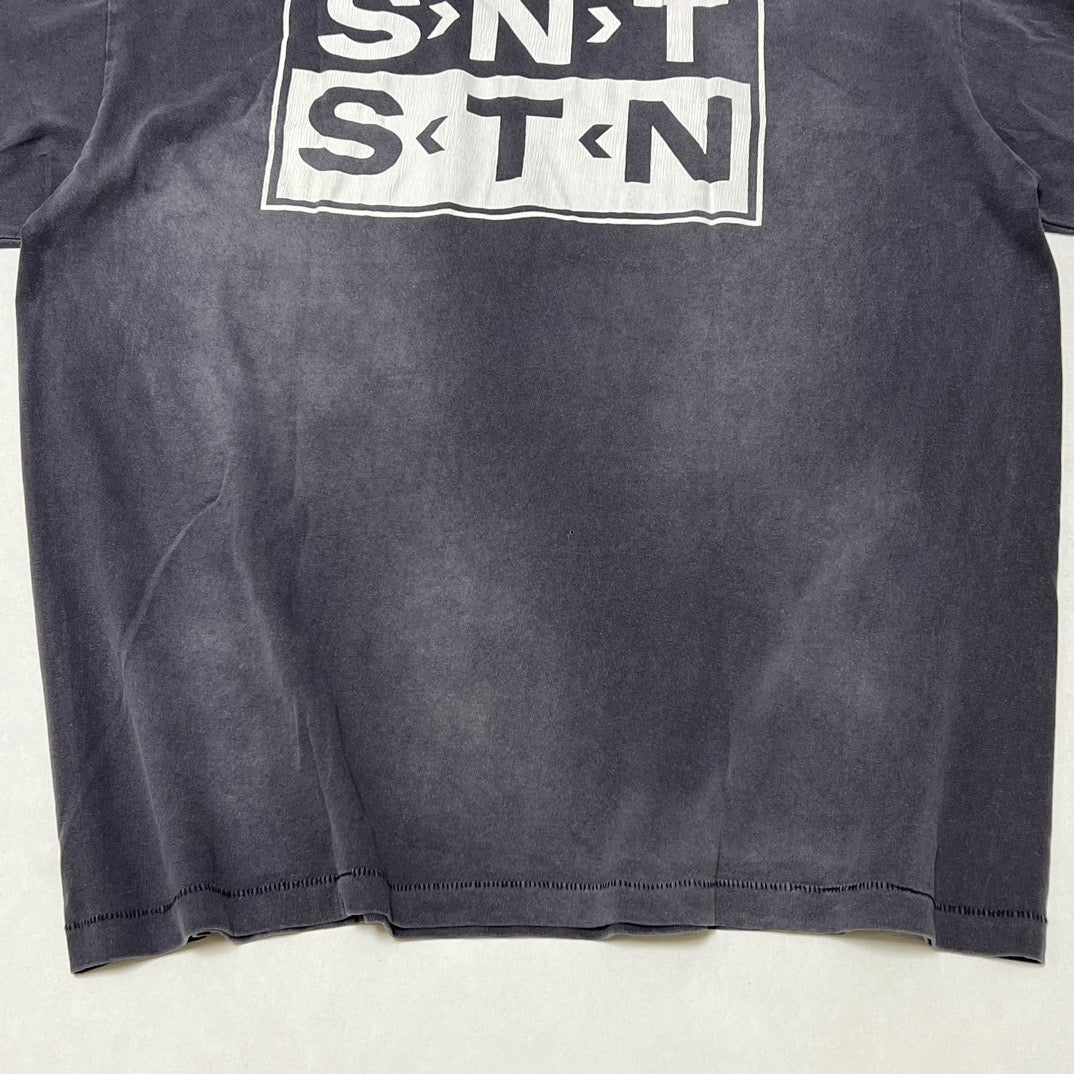 Camiseta negra oscura