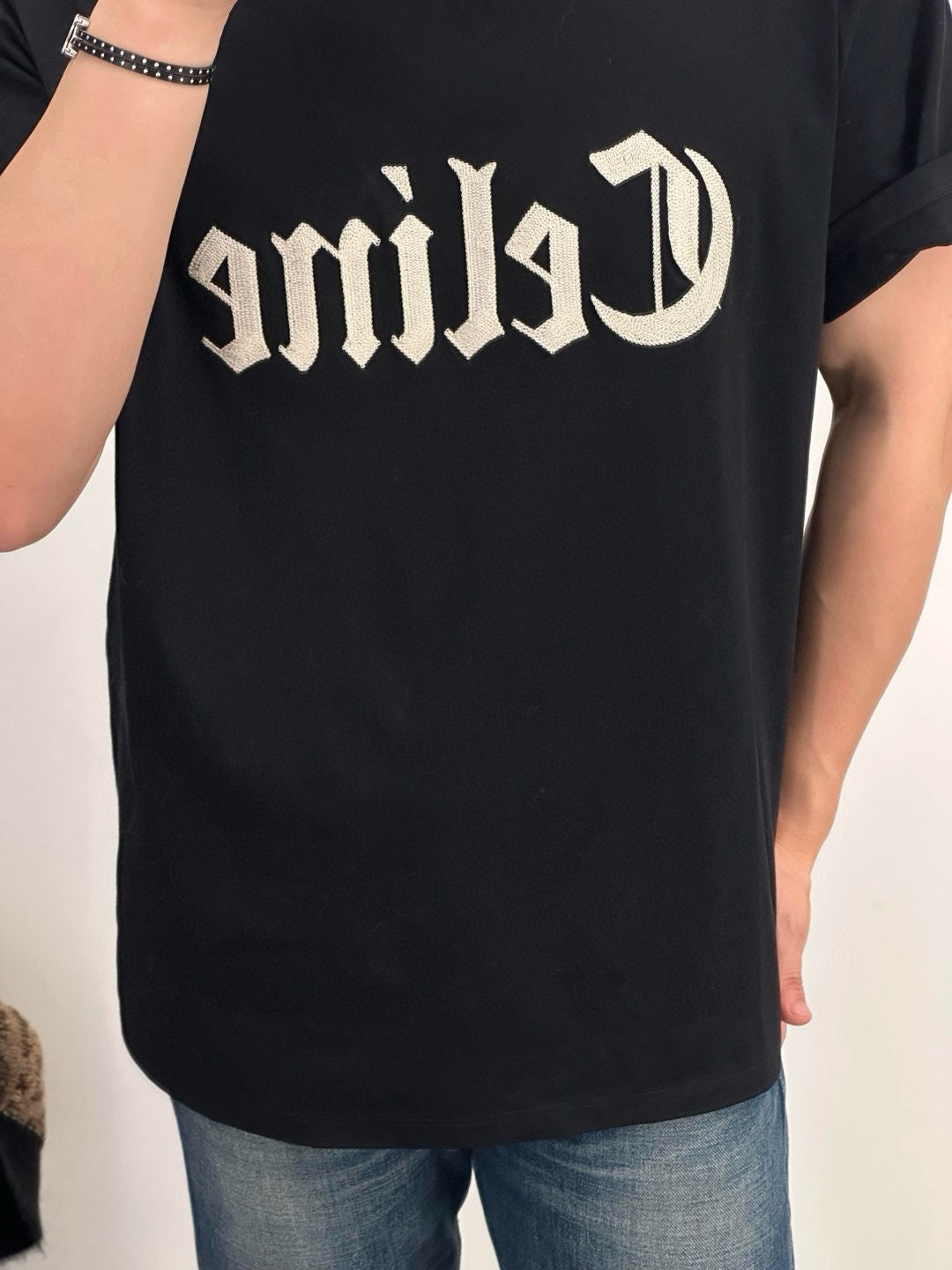 Schwarzes T-Shirt