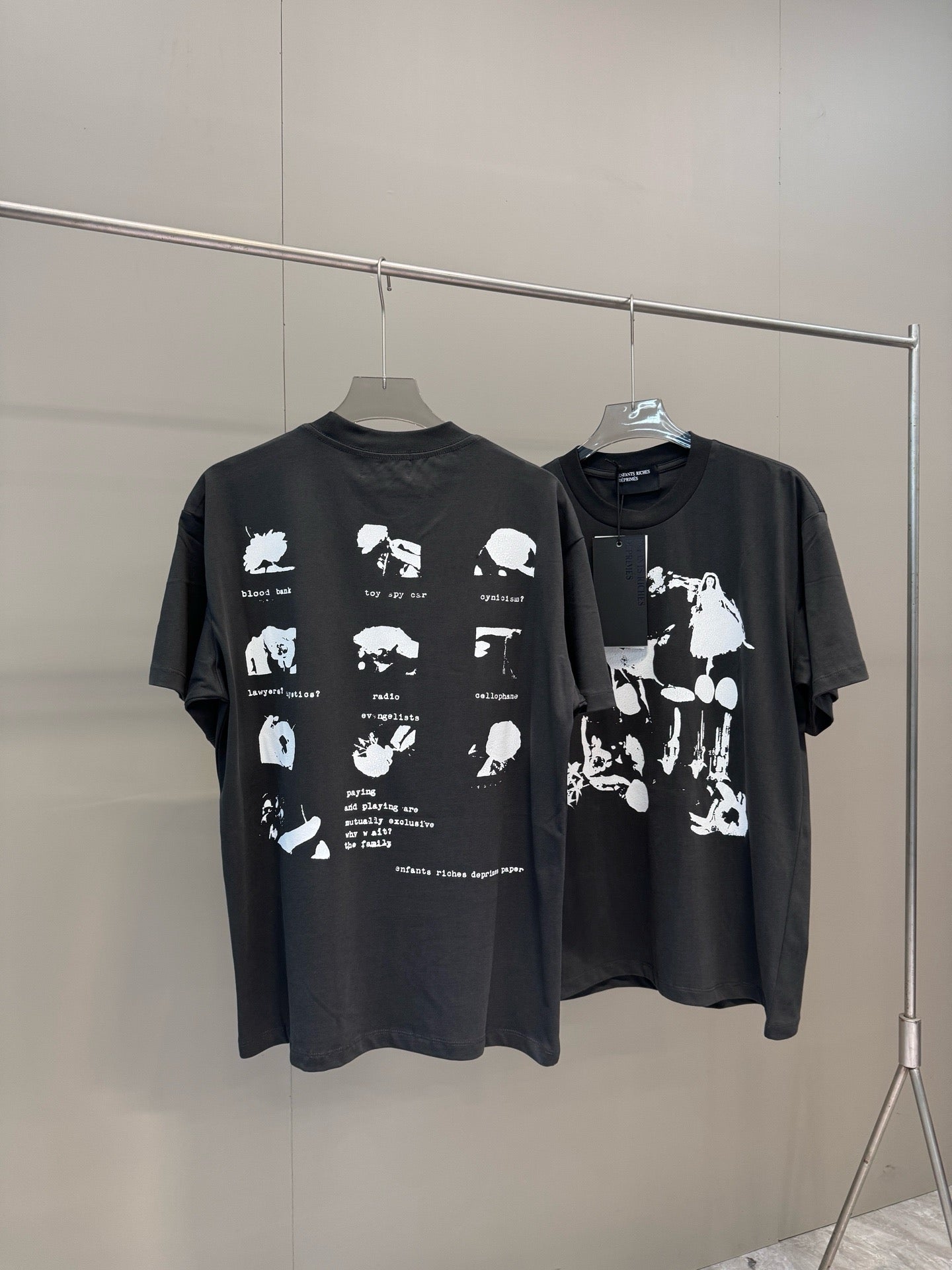 Schwarzes T-Shirt
