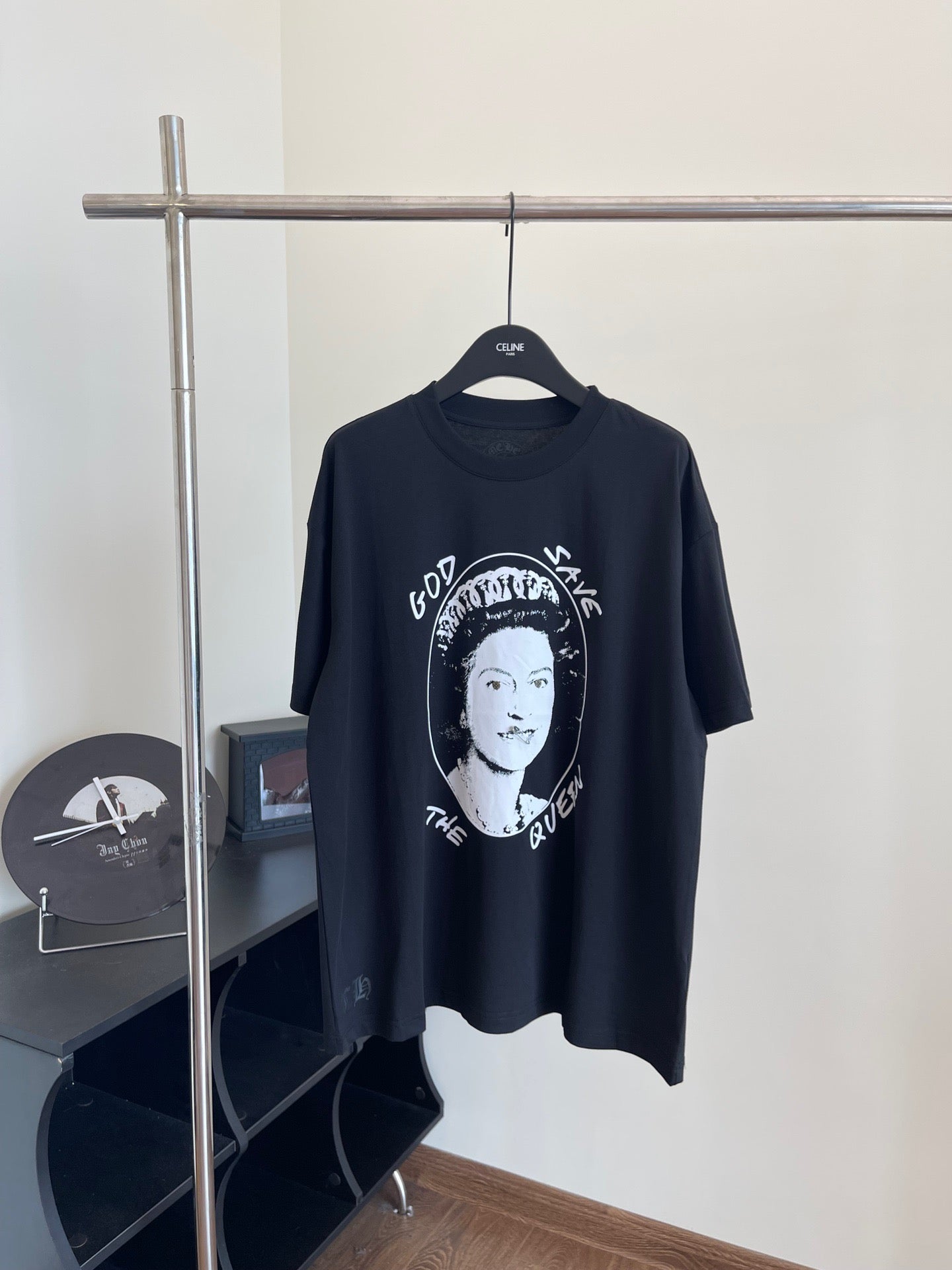 camiseta negra