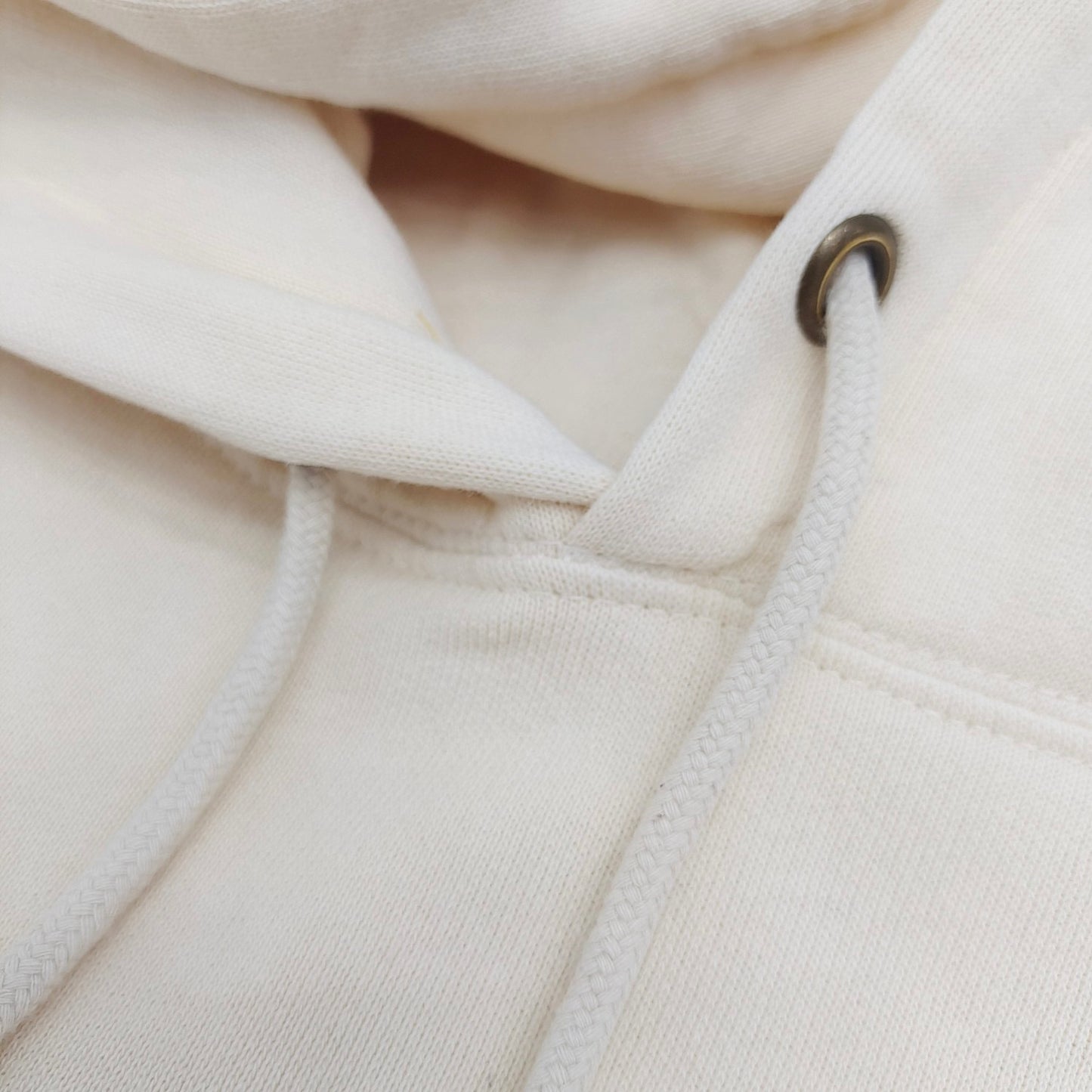 Sudadera con capucha blanca