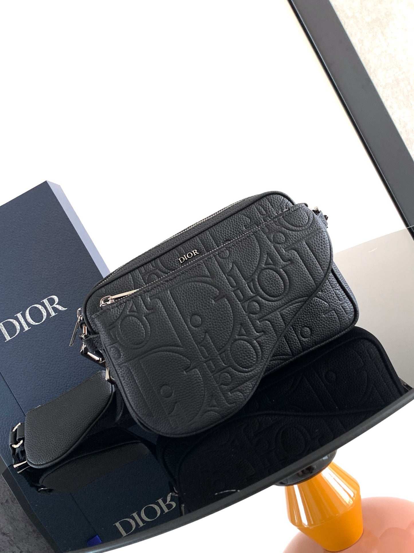 Bolsa gris azul y negra