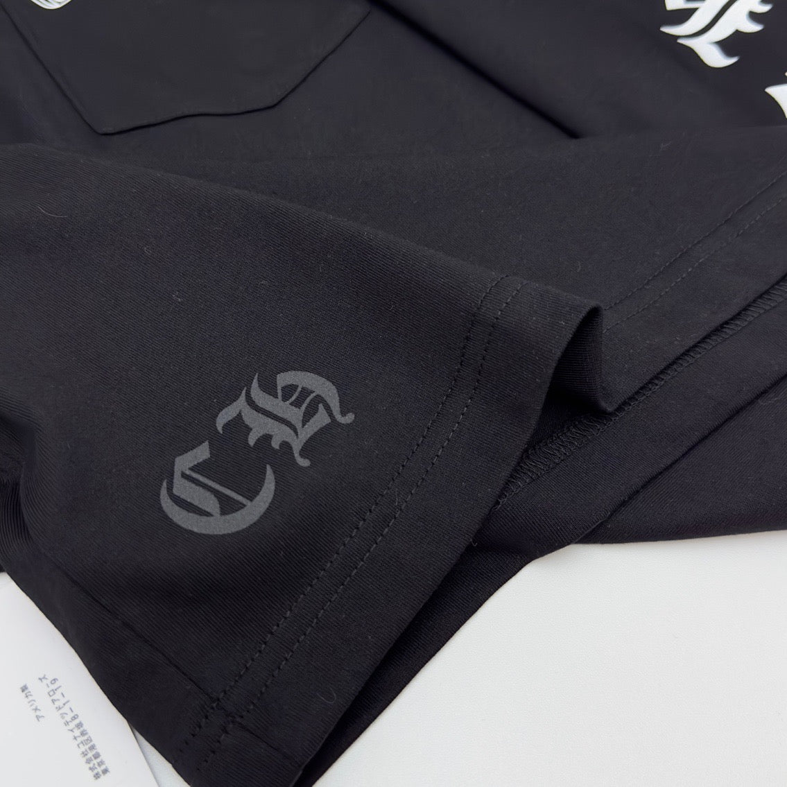 Camiseta en blanco y negro