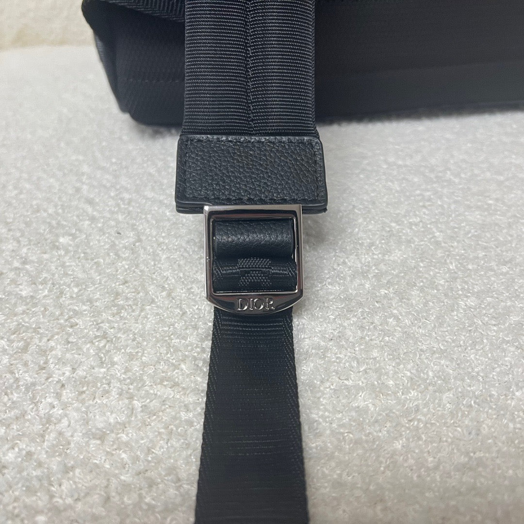 Black and Classic Oblique Bag