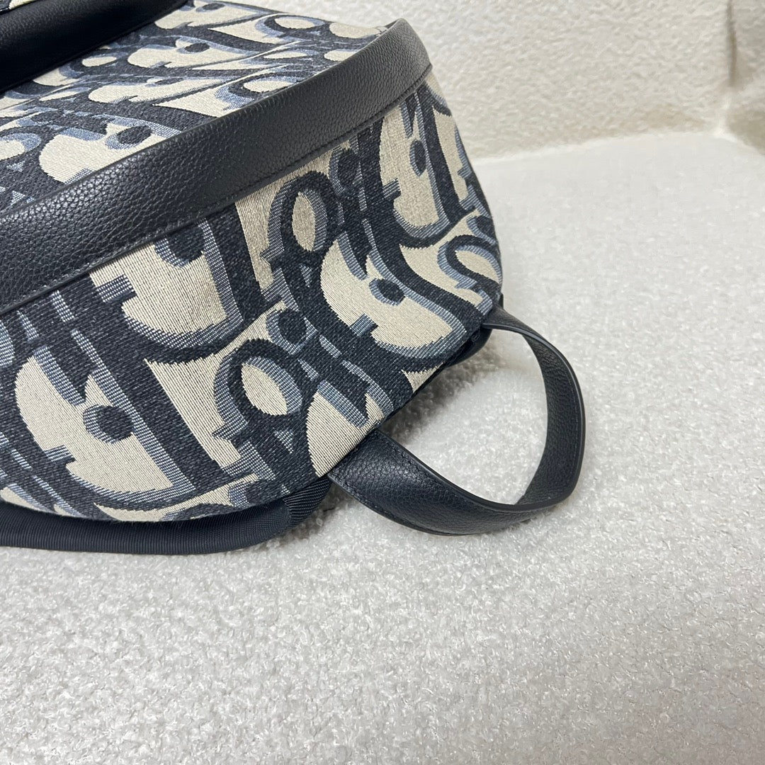 Black and Classic Oblique Bag