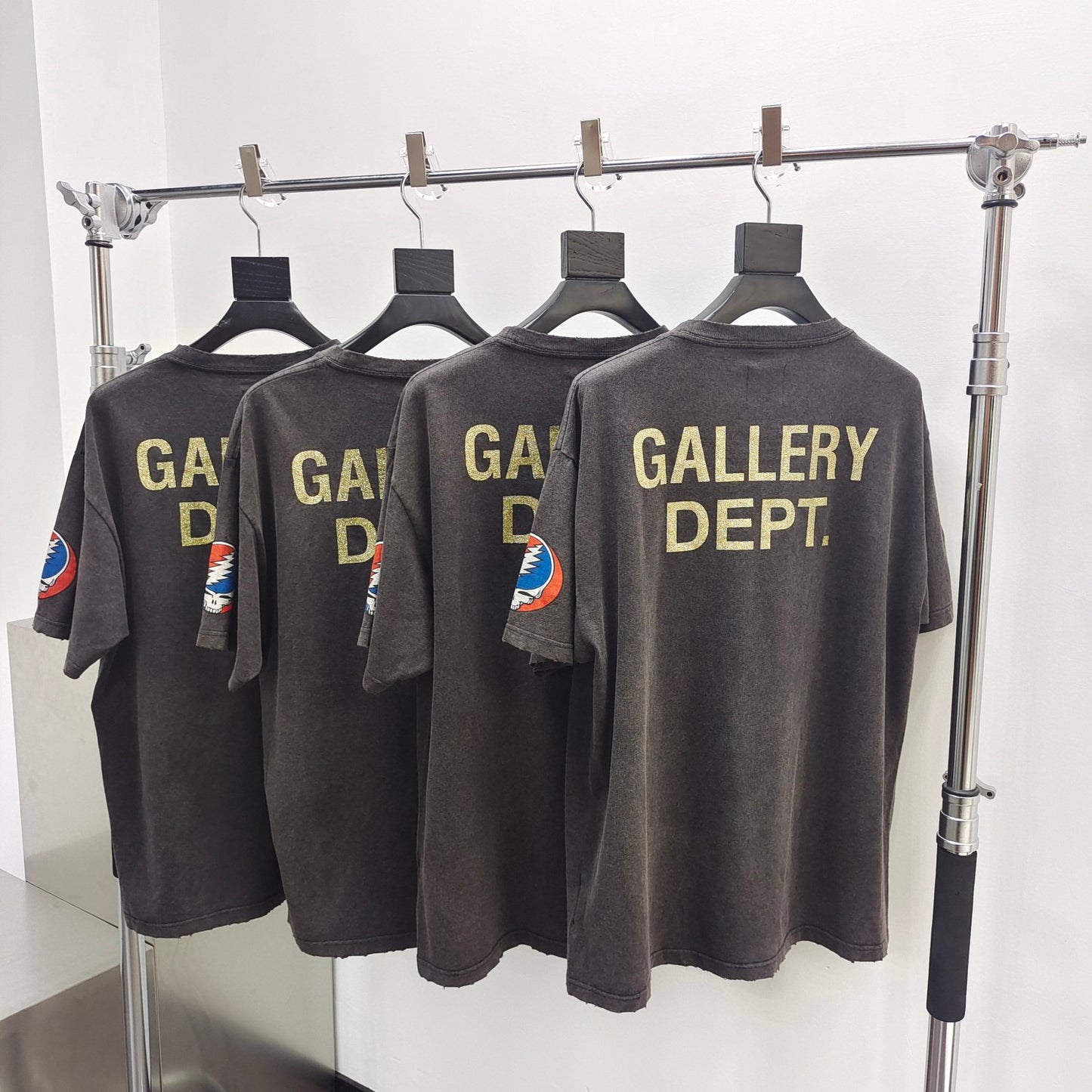 camiseta negra