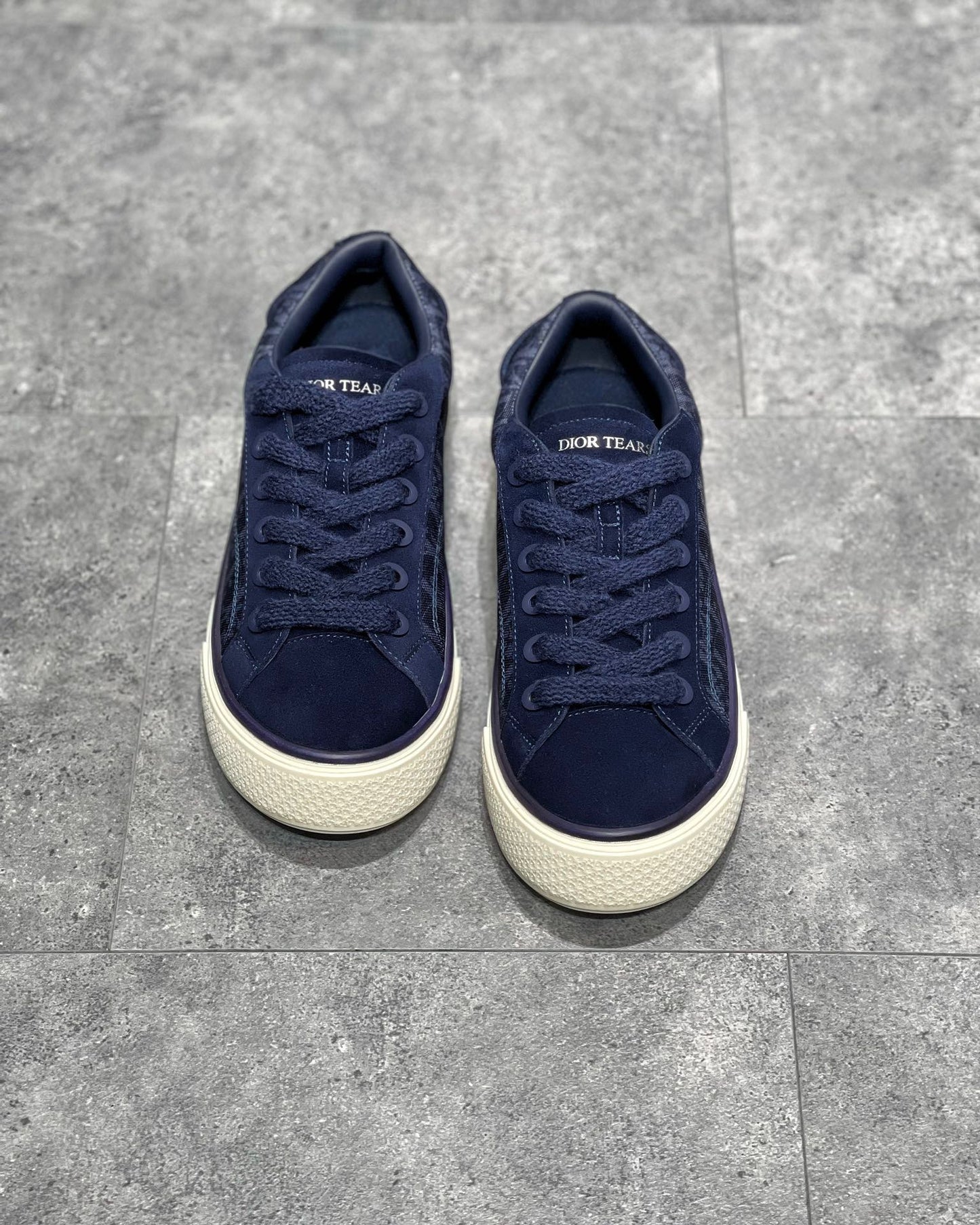 Mehrfarbige Schuhe