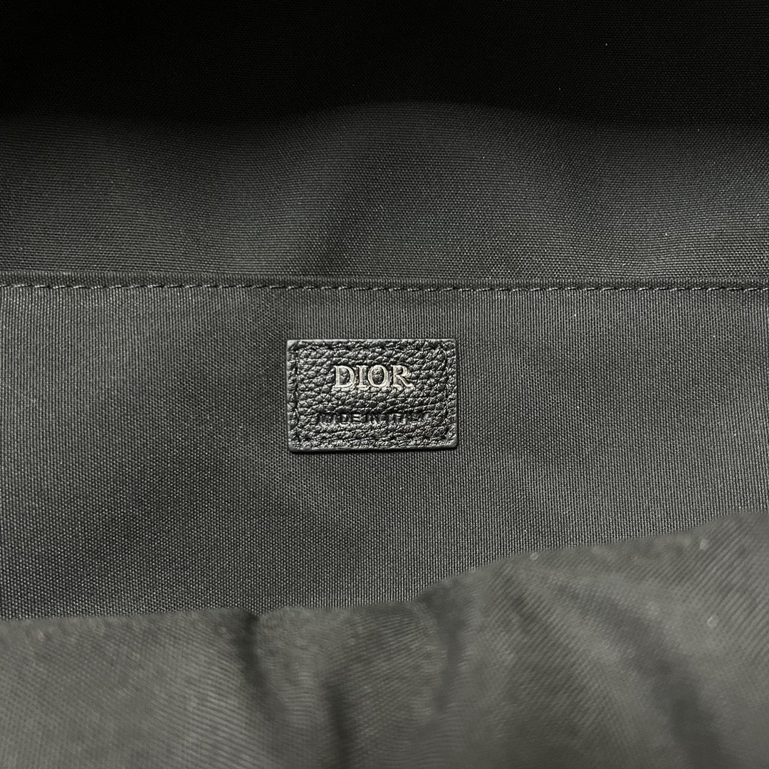 Black and Classic Oblique Bag