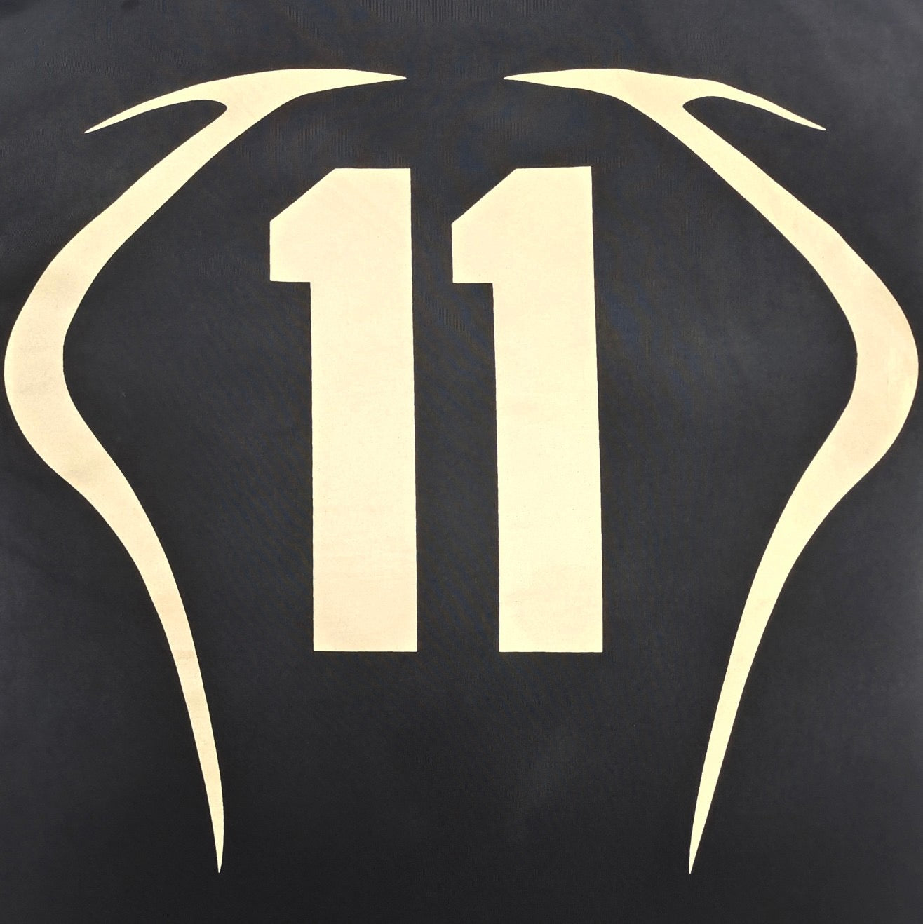 Camiseta negra oscura