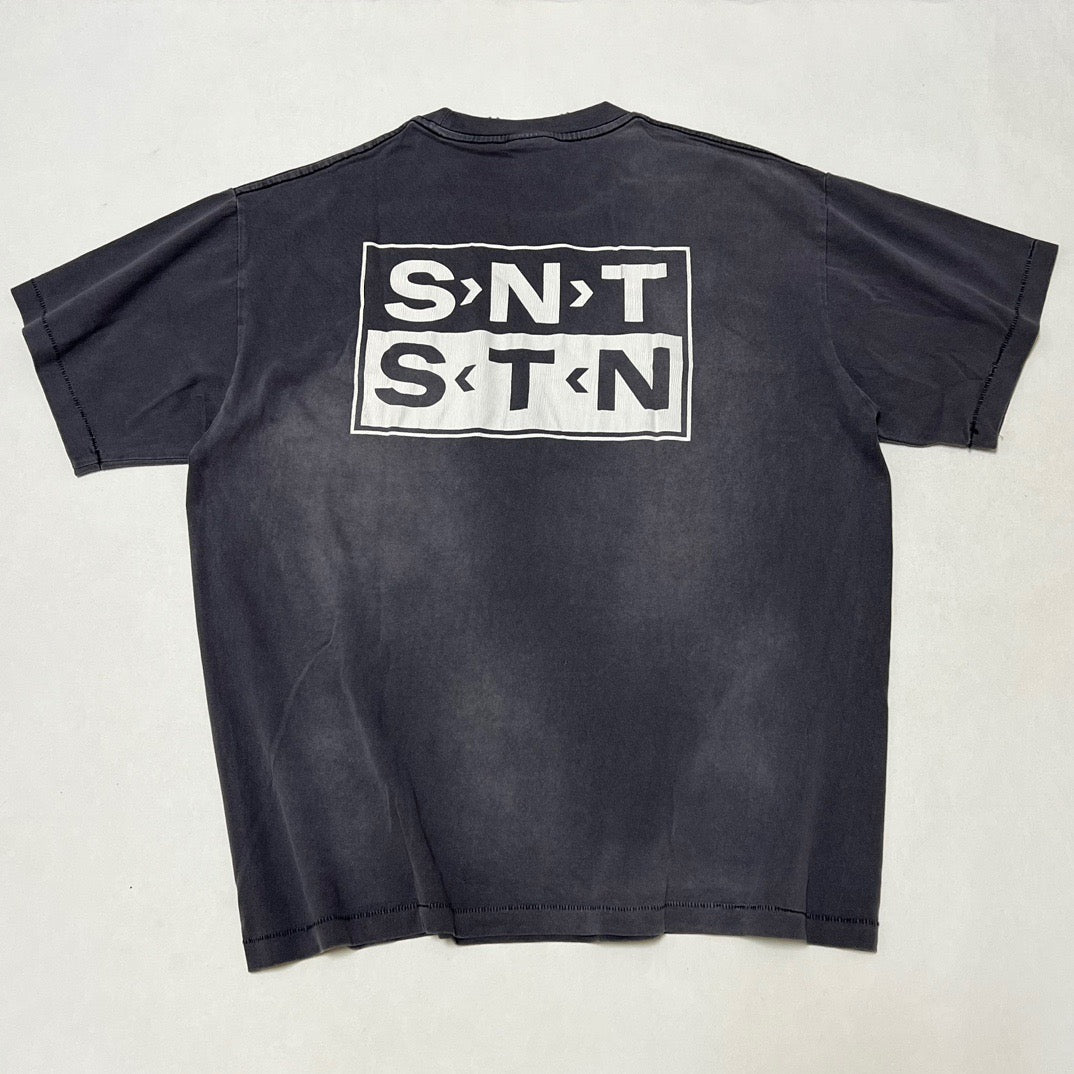 Camiseta negra oscura