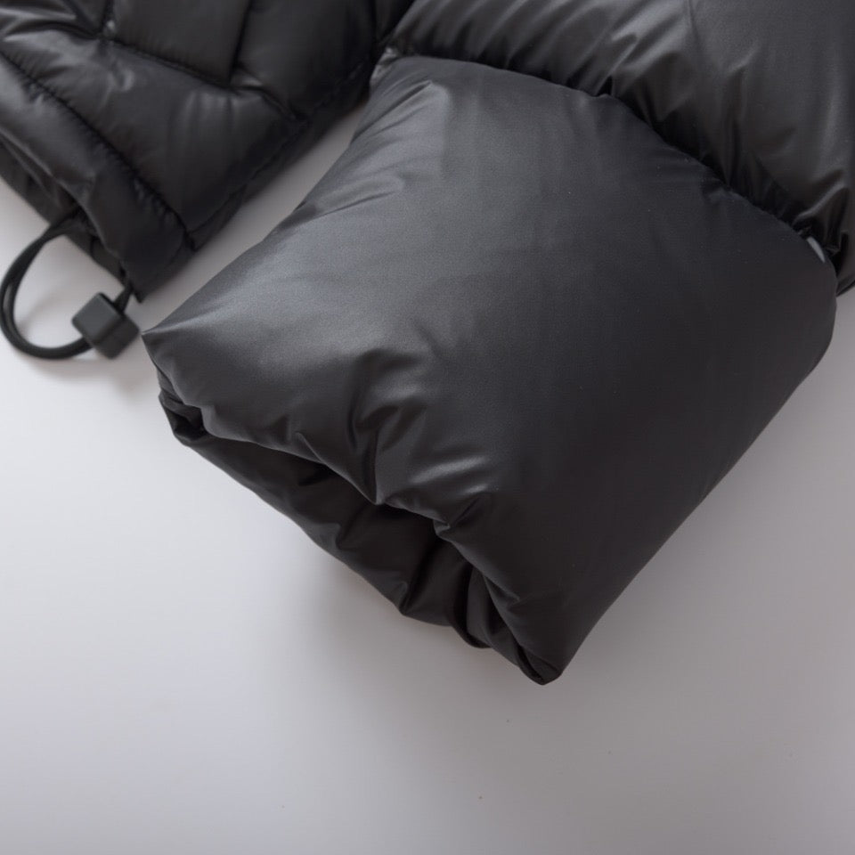 Chaqueta blanca y negra