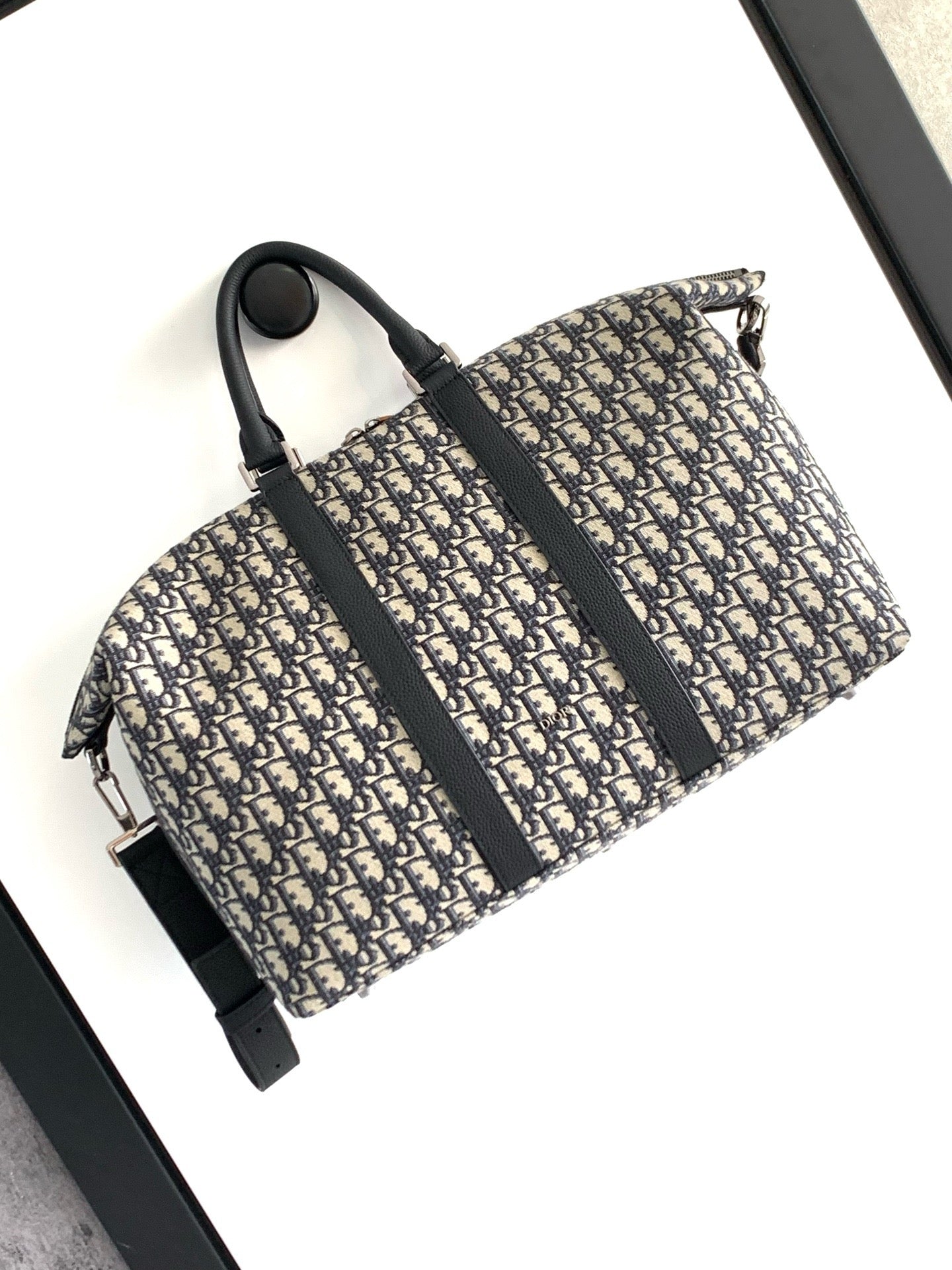 Bolso color albaricoque y negro