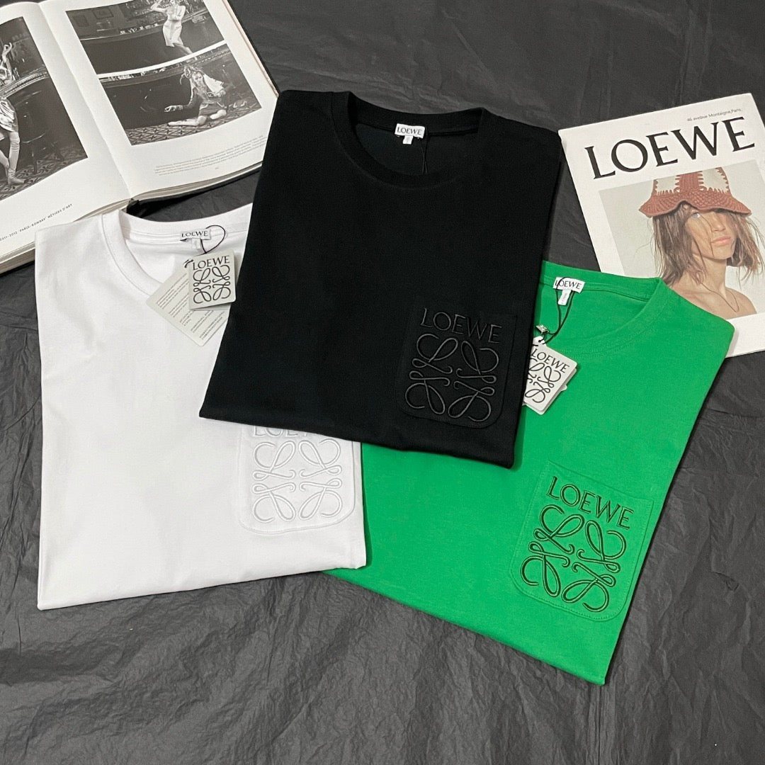 Camiseta blanca, negra y verde