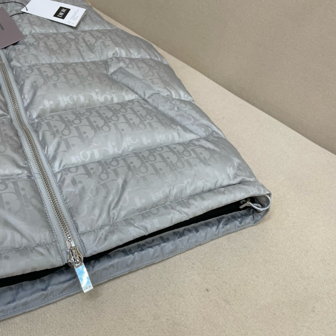 Chaqueta negra, gris y azul