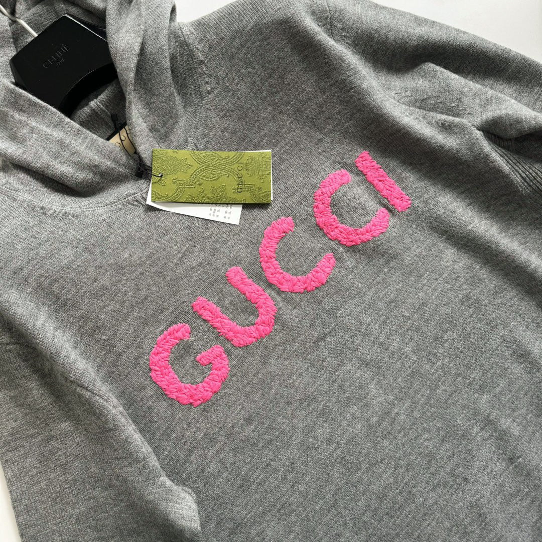Grauer Hoodie