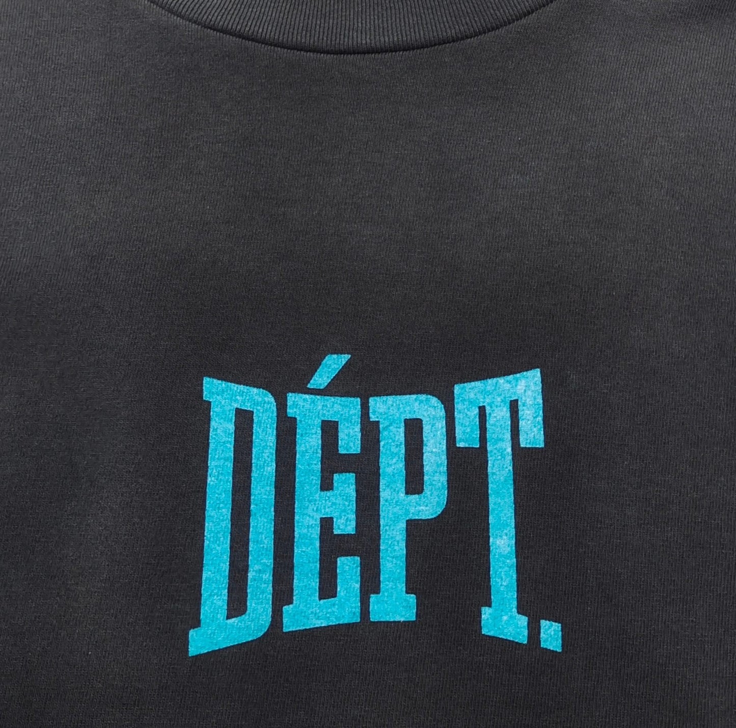 Camiseta blanca y negra