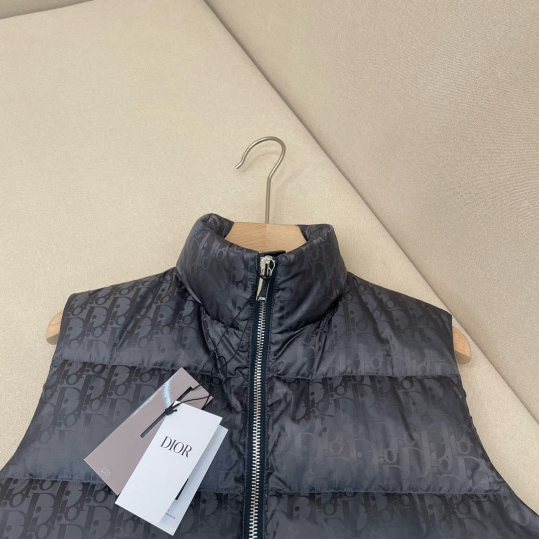 Chaqueta negra, gris y azul