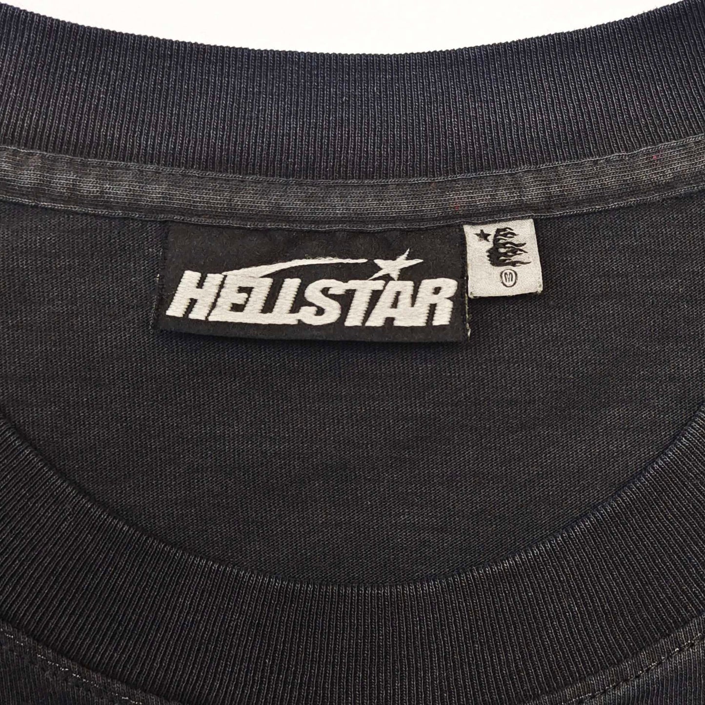 Camiseta negra oscura
