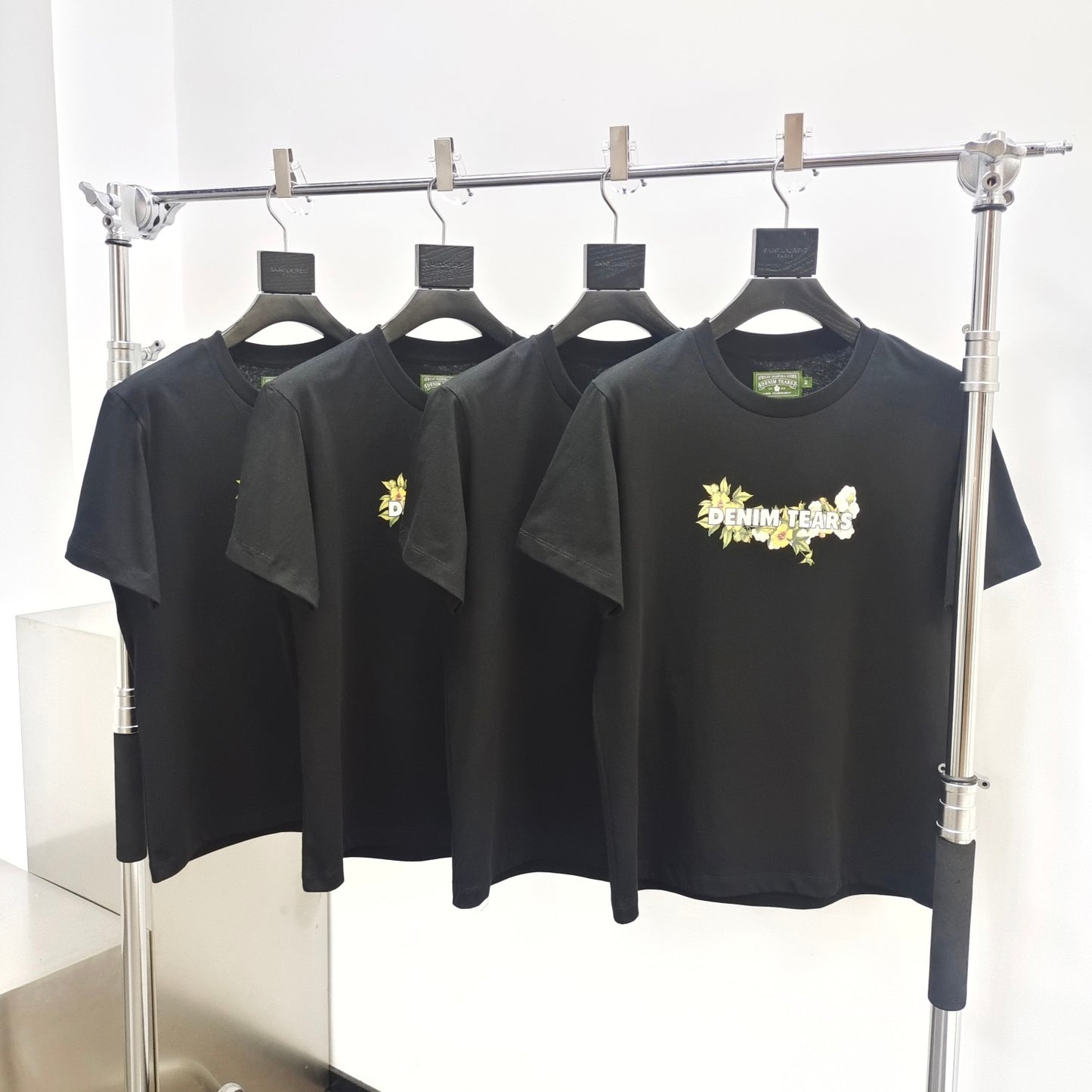 Camiseta en blanco y negro