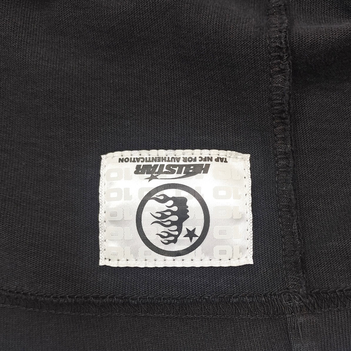 Camiseta negra oscura