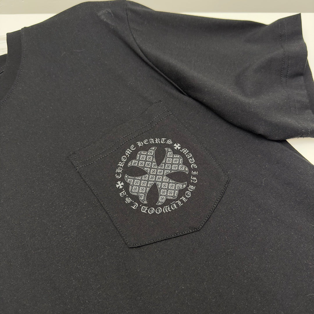 Schwarzes T-Shirt