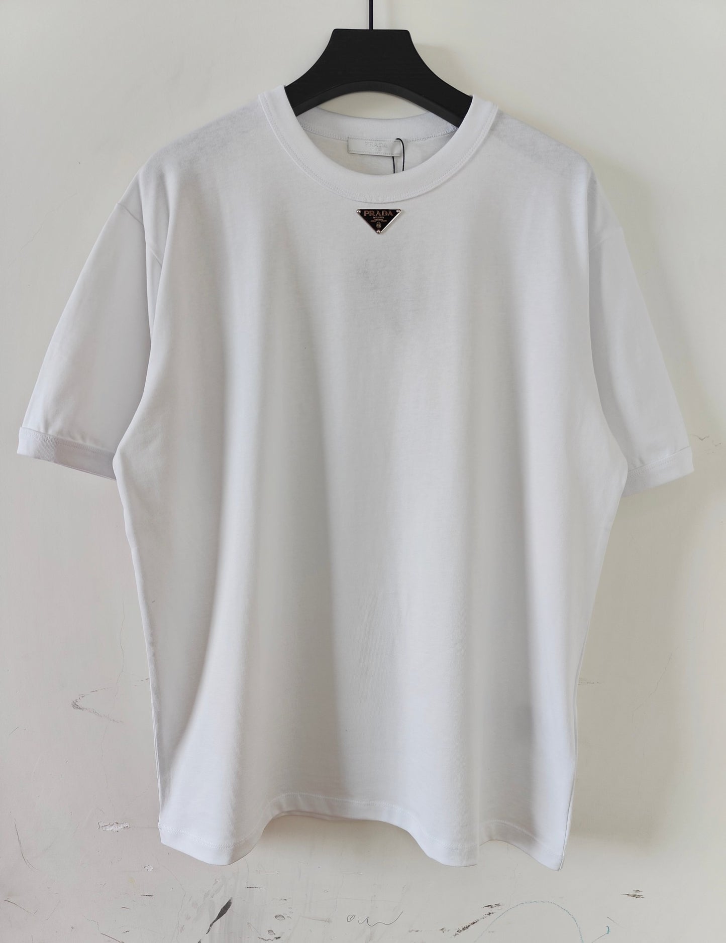 Schwarz-weiße T-Shirts