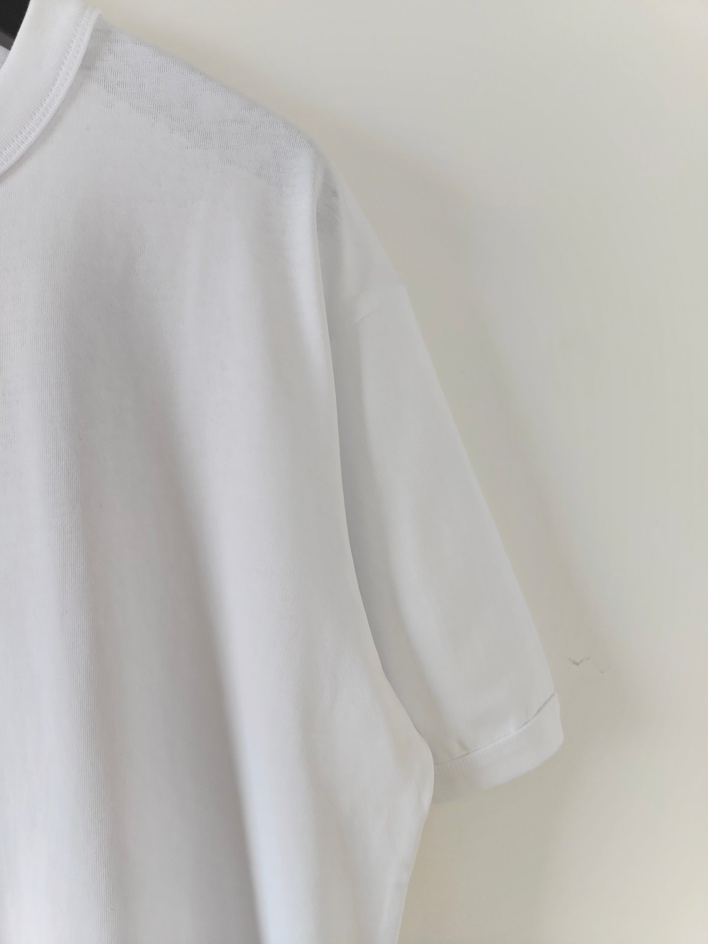 Schwarz-weiße T-Shirts
