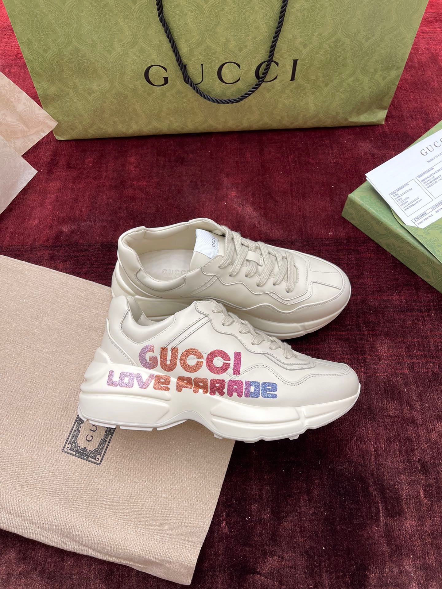 Zapatos blancos