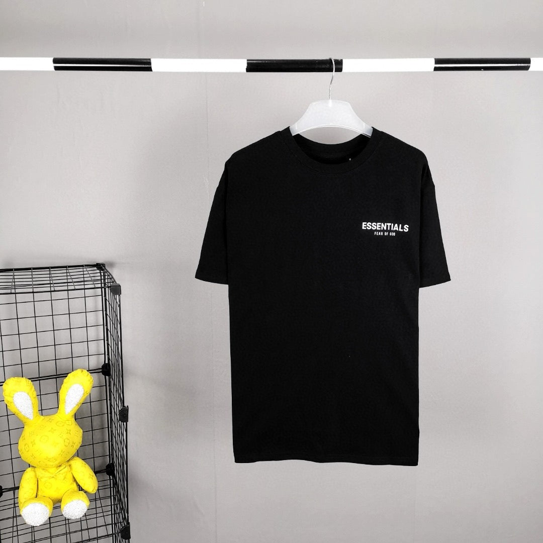 Camisetas blancas y negras