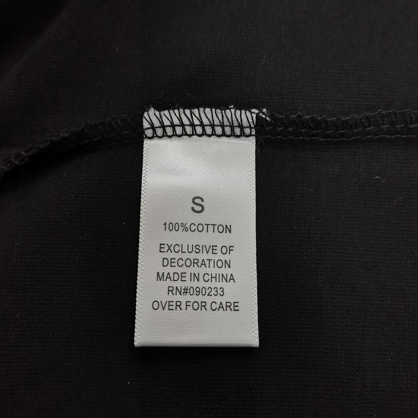 Camisetas blancas y negras