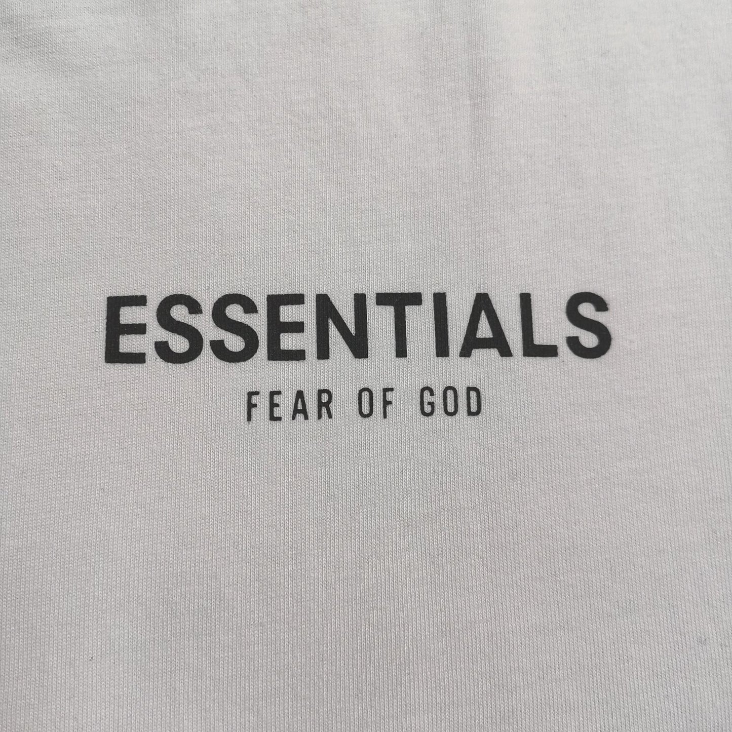 Camisetas blancas y negras