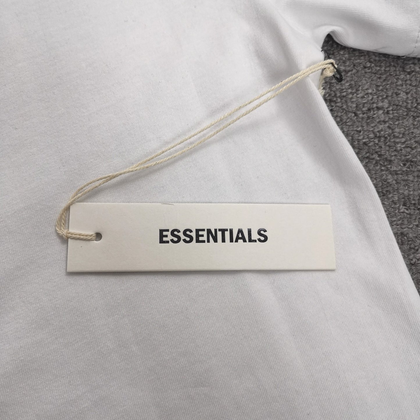 Camisetas blancas y negras