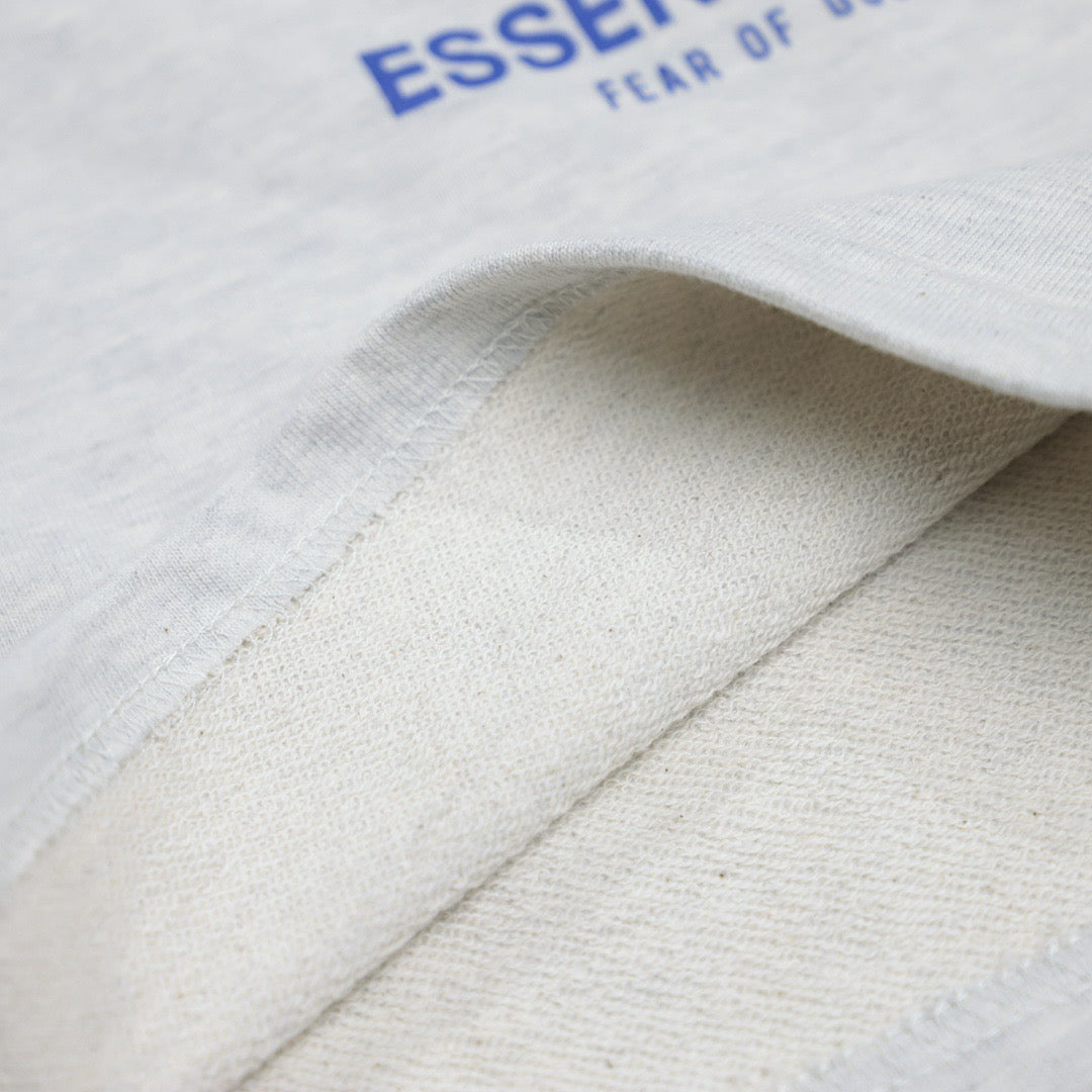 Pantalones cortos blancos y azules