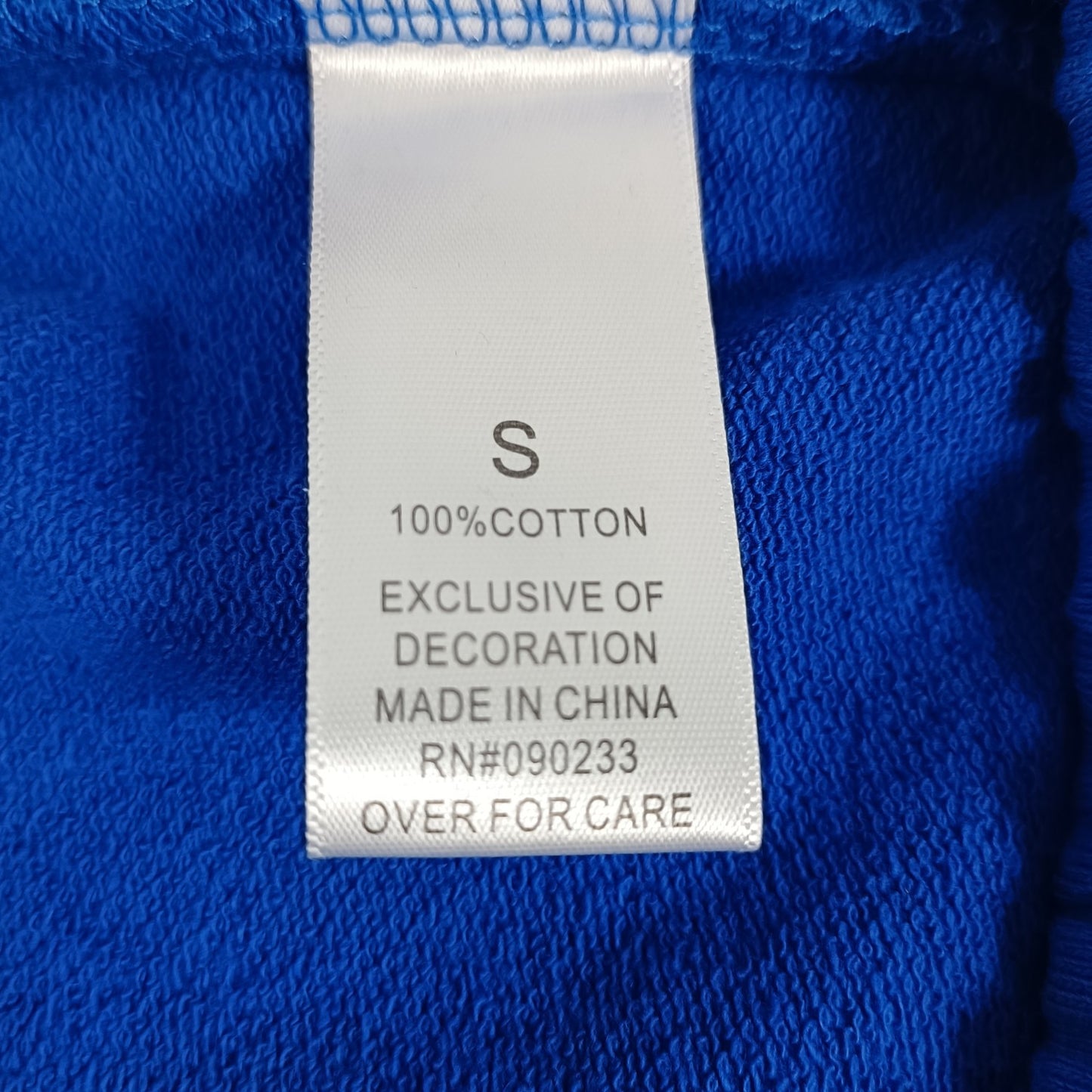 Pantalones cortos blancos y azules