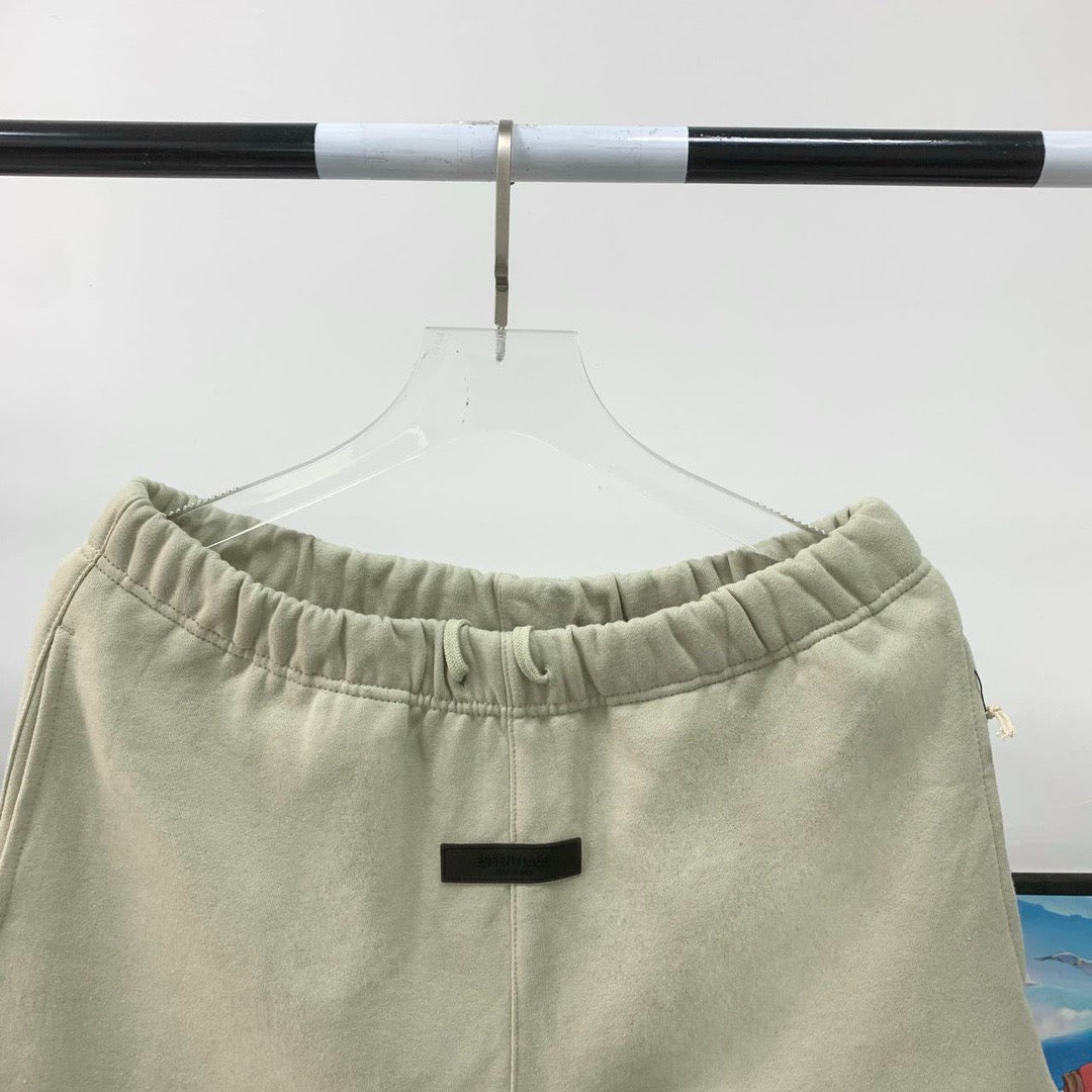 Pantalones cortos grises y negros