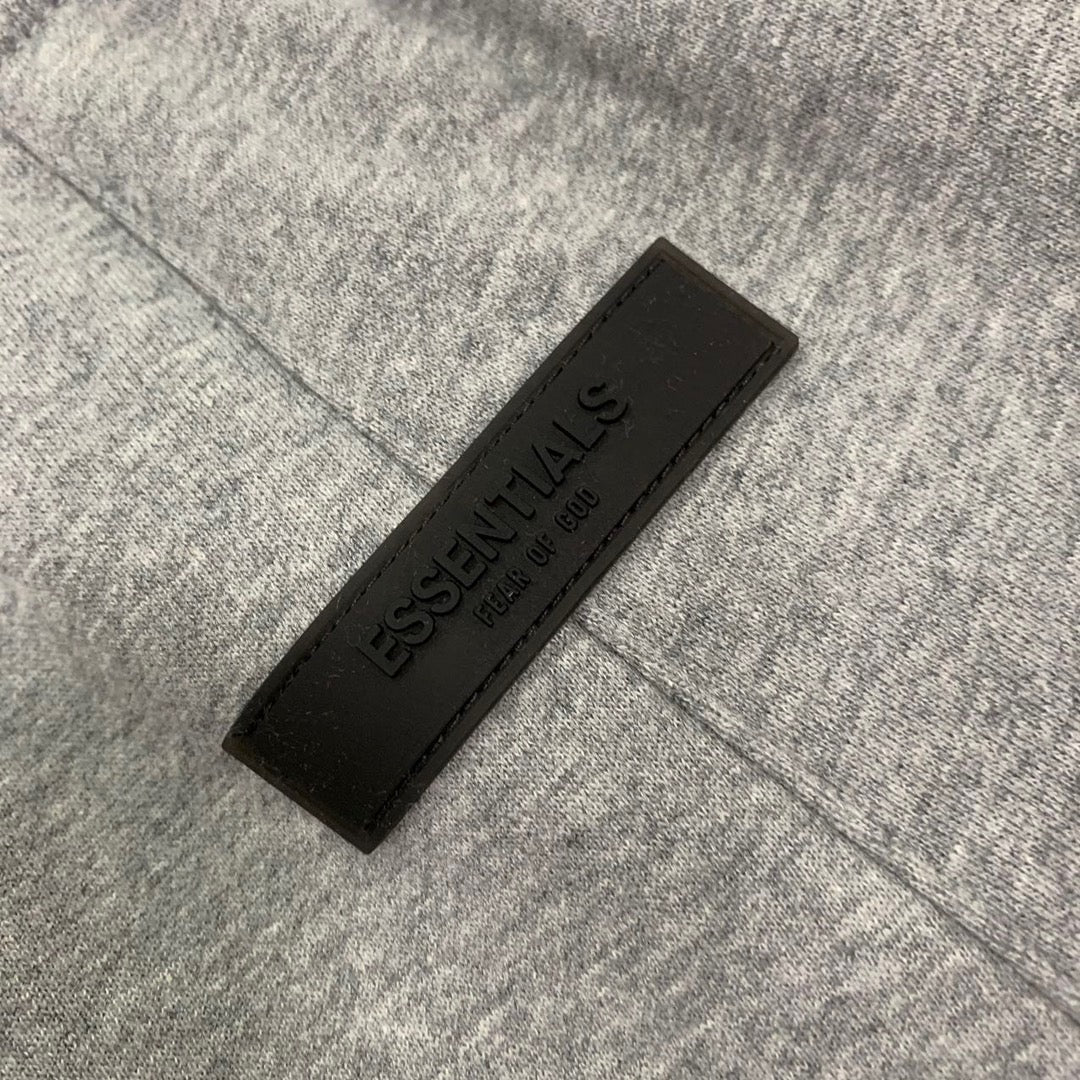 Pantalones cortos grises y negros