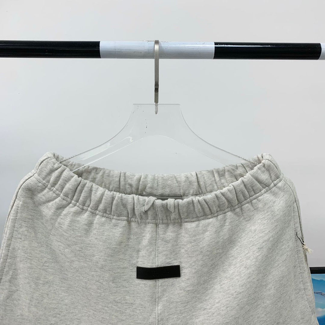 Pantalones cortos grises y negros