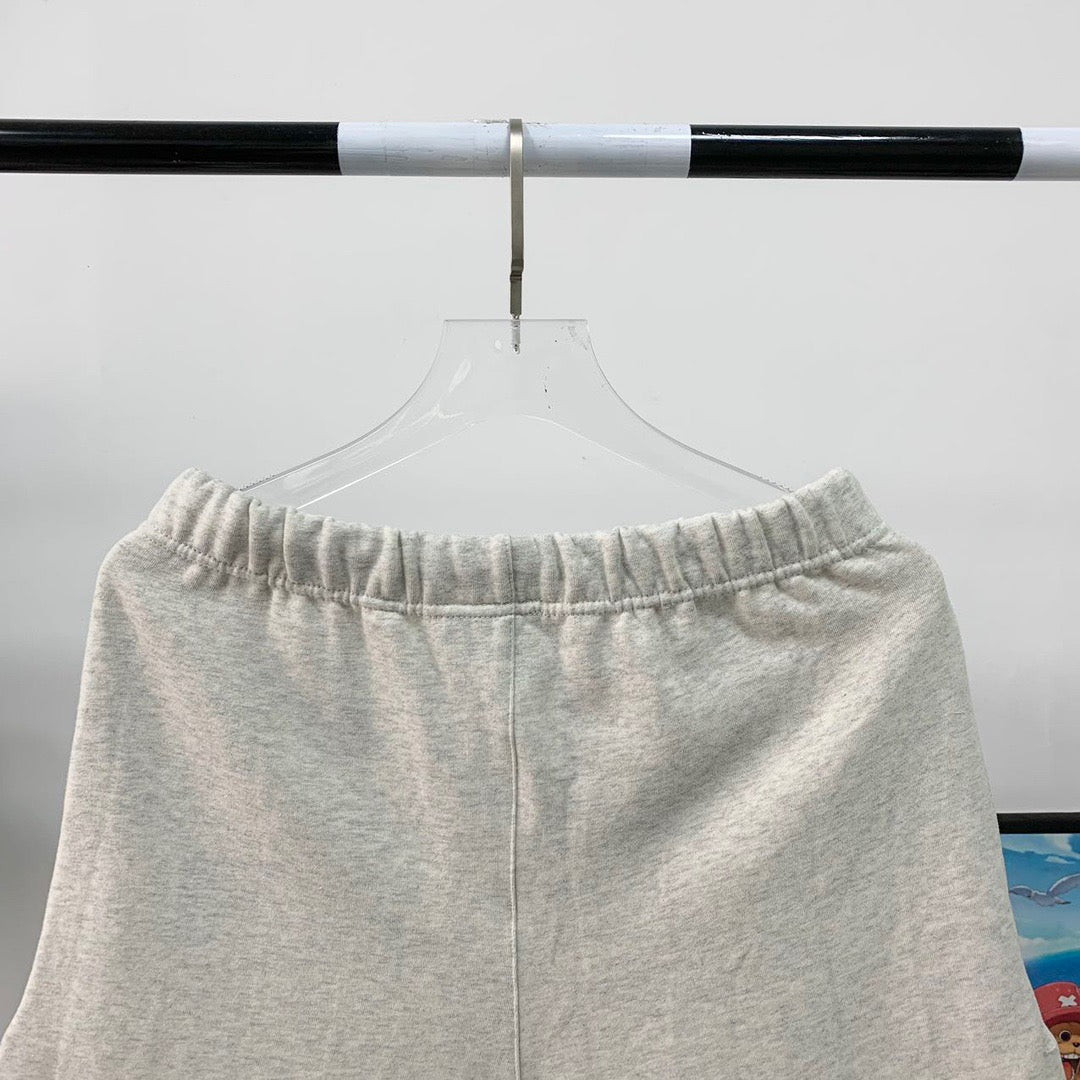 Pantalones cortos grises y negros