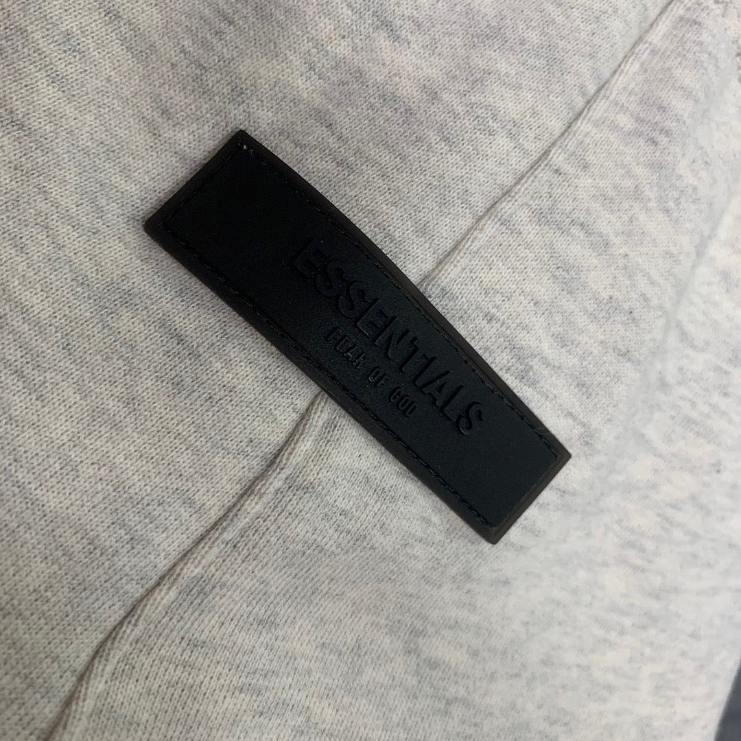 Pantalones cortos grises y negros