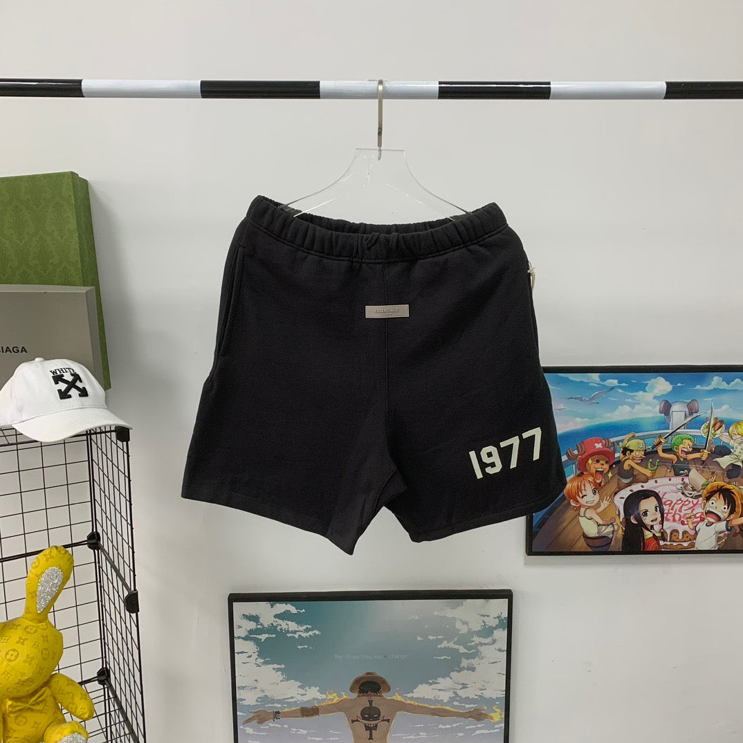 Pantalones cortos grises y negros