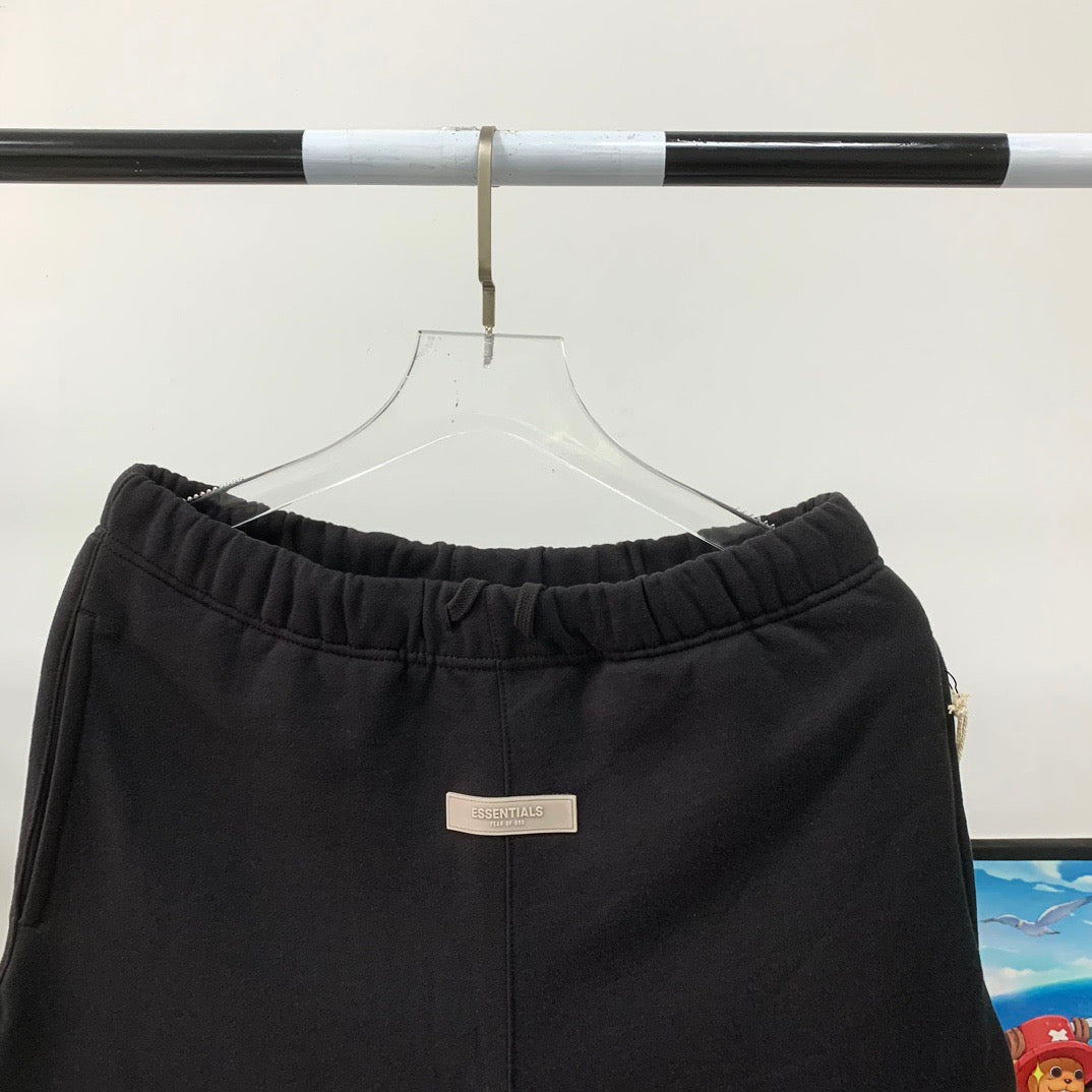 Pantalones cortos grises y negros