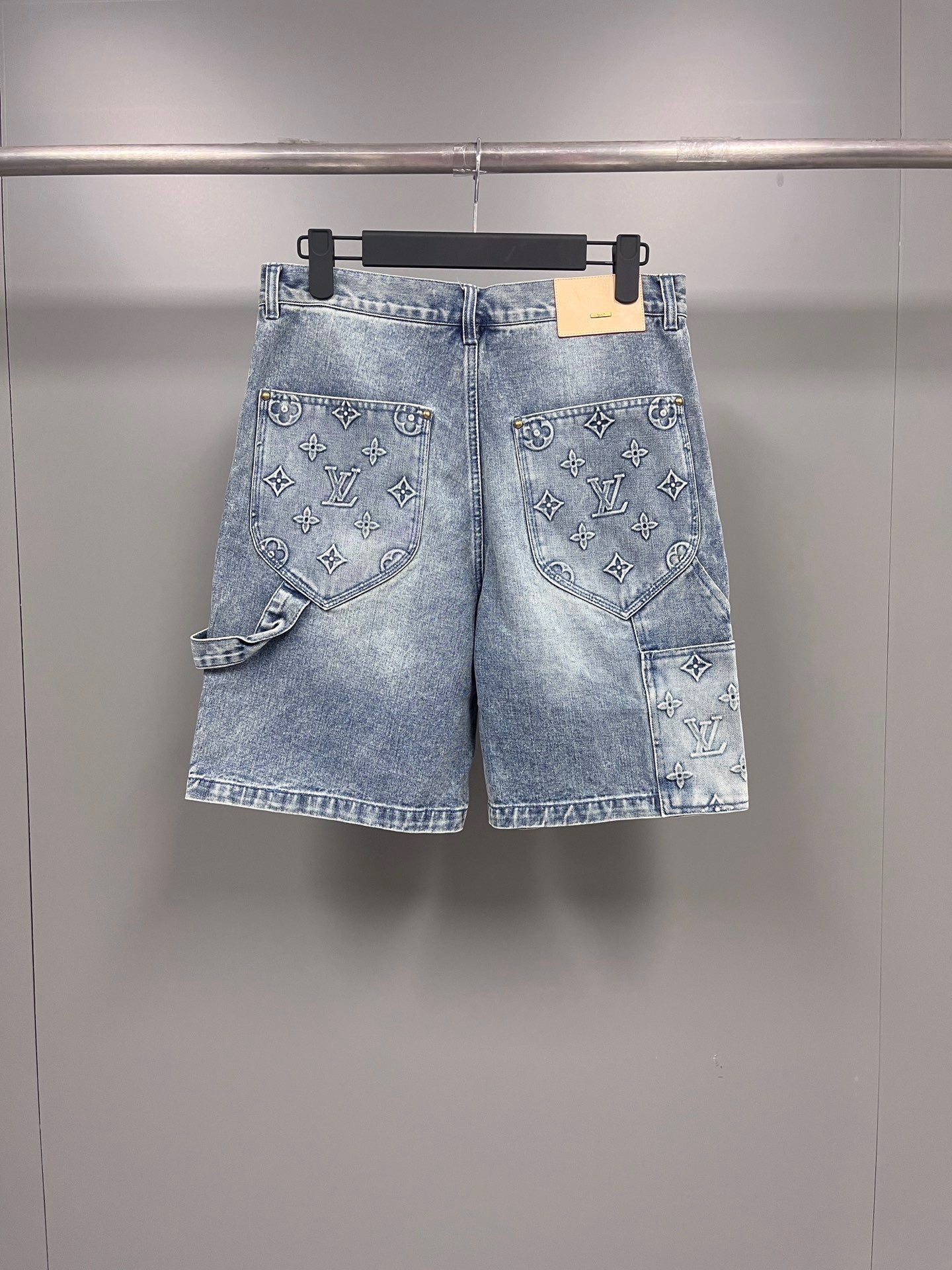 Blue Short Jeans - Size 32
